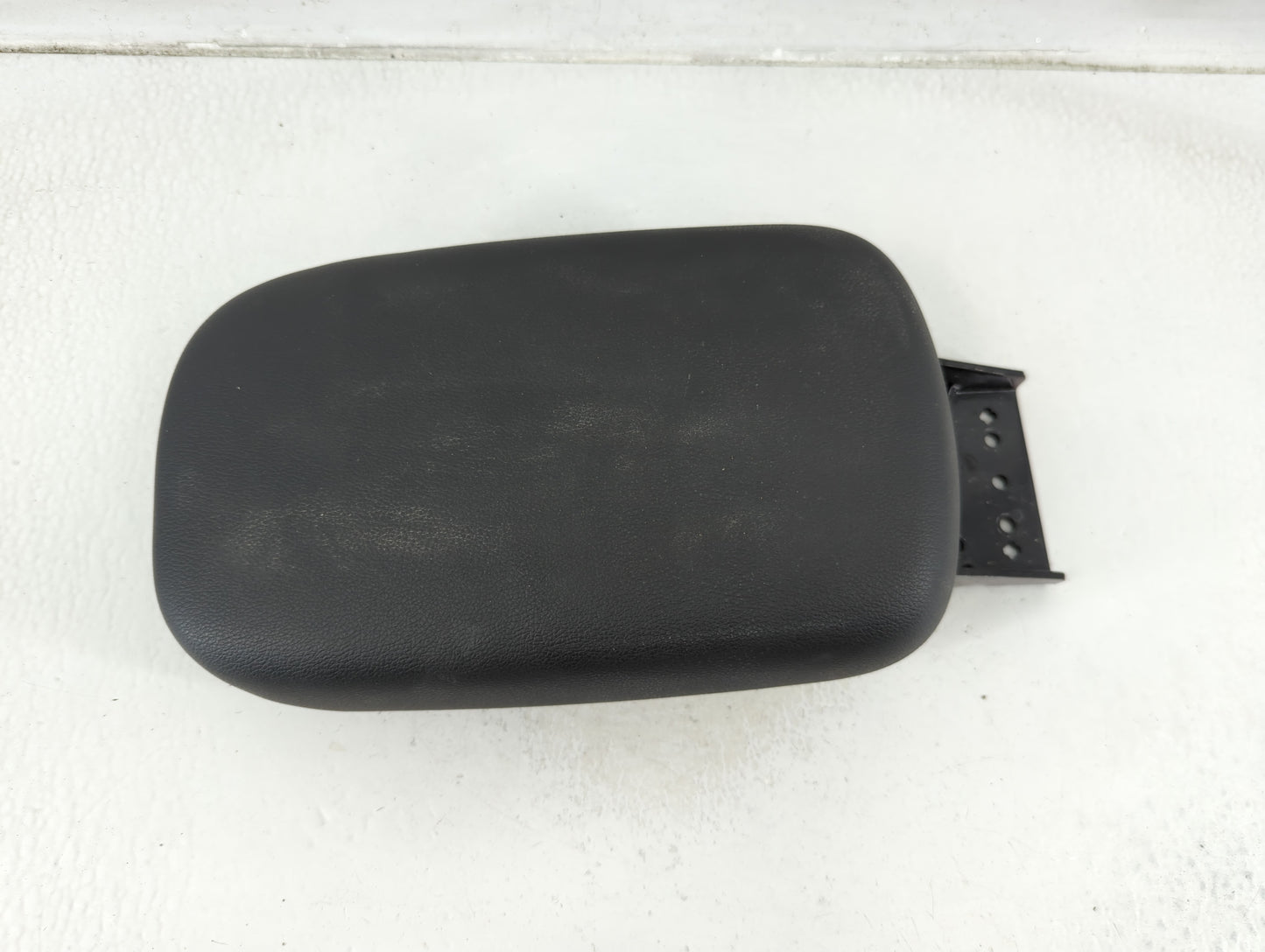 2022 Hyundai Kona Center Console Armrest Cover Lid Fits OEM Used Auto Parts - Oemusedautoparts1.com