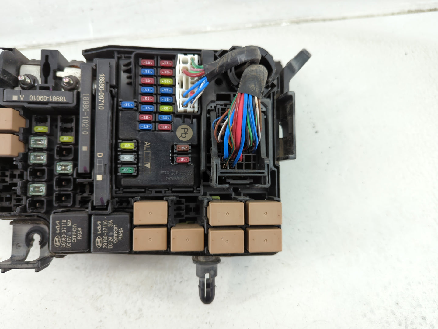 2022 Hyundai Kona Fusebox Fuse Box Panel Relay Module P/N:91956-J9220 Fits OEM Used Auto Parts - Oemusedautoparts1.com