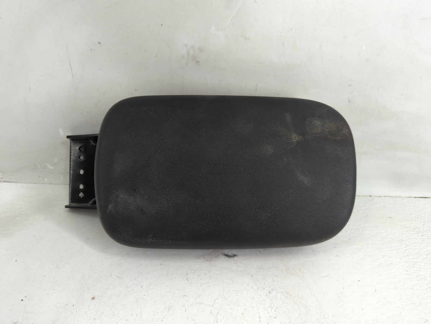 2022 Hyundai Kona Center Console Armrest Cover Lid Fits OEM Used Auto Parts - Oemusedautoparts1.com