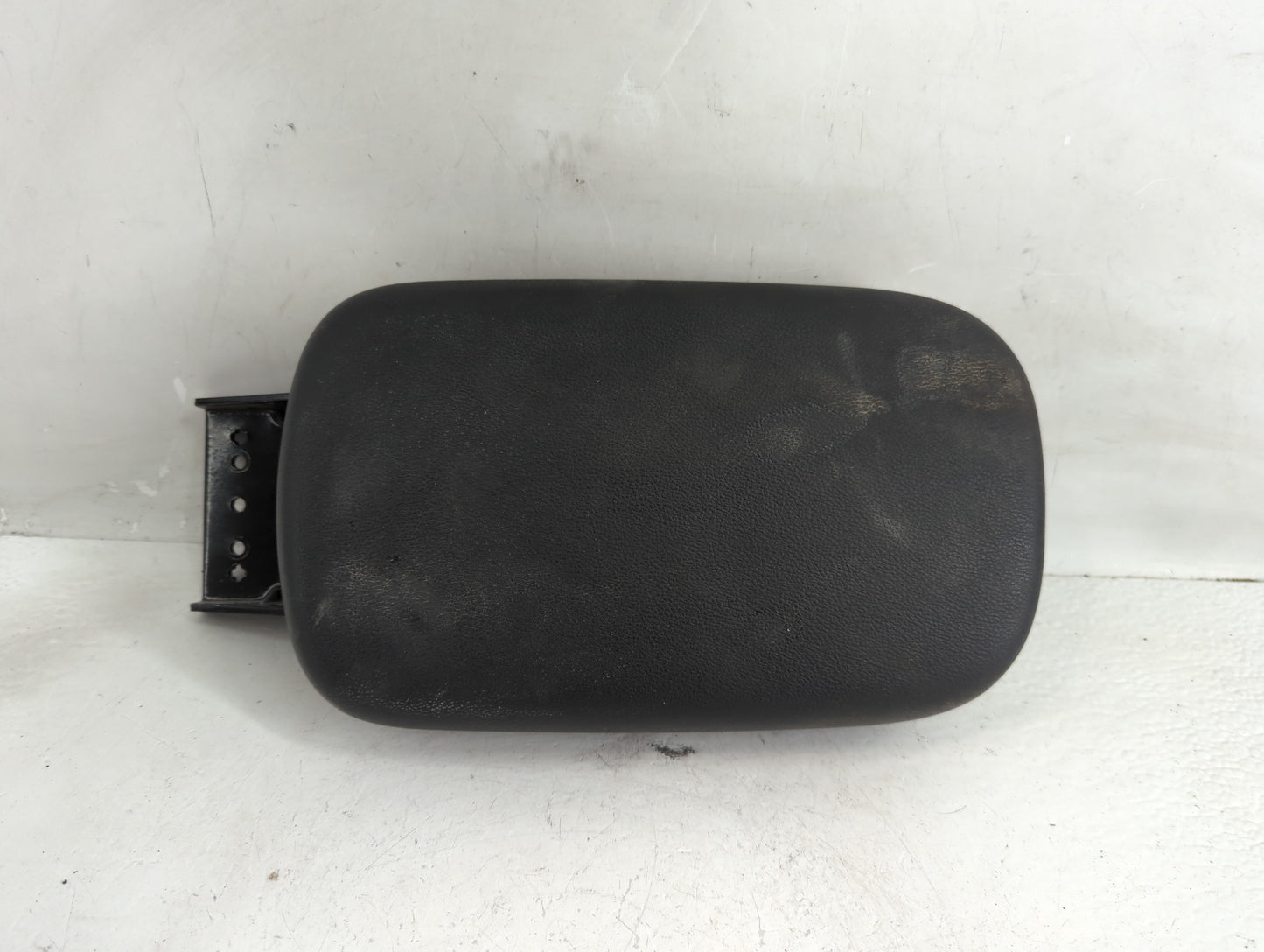 2022 Hyundai Kona Center Console Armrest Cover Lid Fits OEM Used Auto Parts - Oemusedautoparts1.com