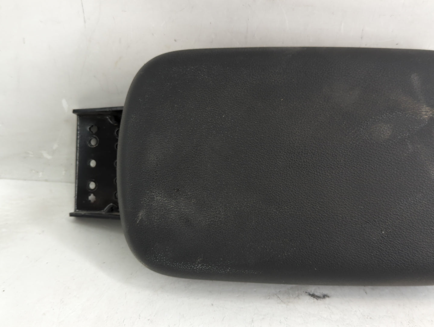 2022 Hyundai Kona Center Console Armrest Cover Lid Fits OEM Used Auto Parts - Oemusedautoparts1.com