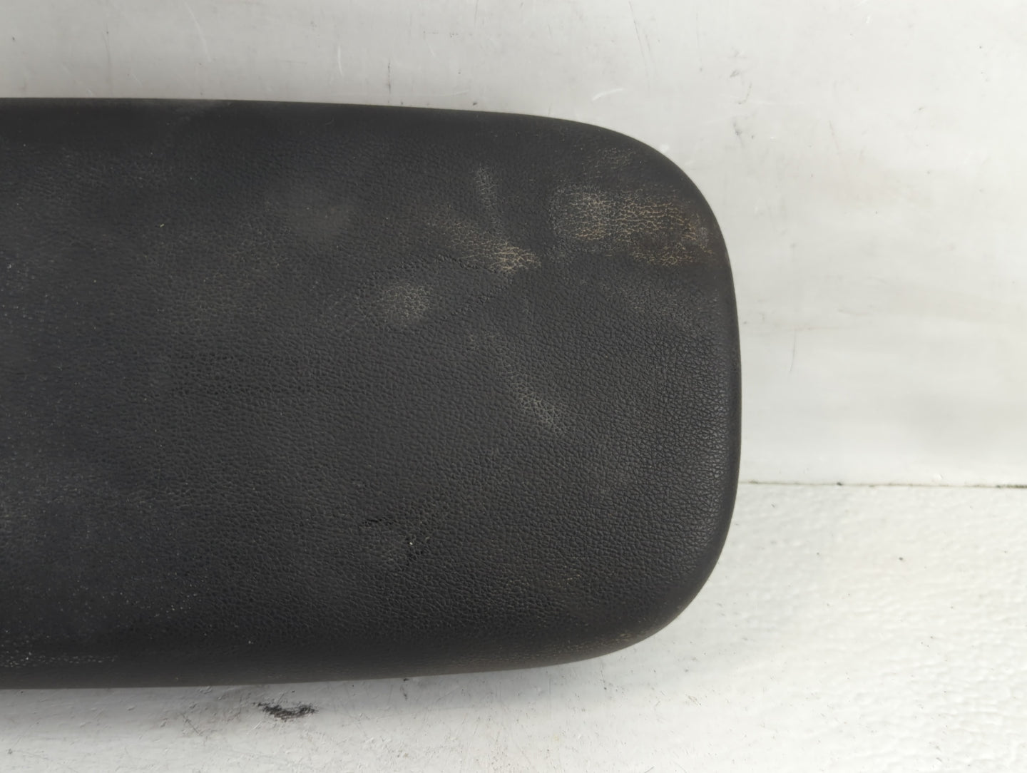 2022 Hyundai Kona Center Console Armrest Cover Lid Fits OEM Used Auto Parts - Oemusedautoparts1.com