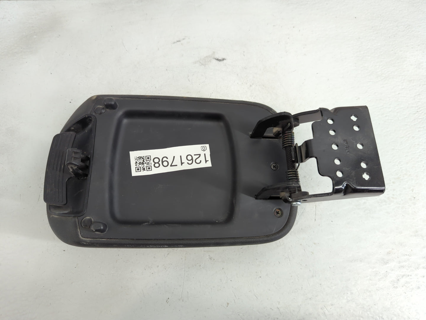 2022 Hyundai Kona Center Console Armrest Cover Lid Fits OEM Used Auto Parts - Oemusedautoparts1.com