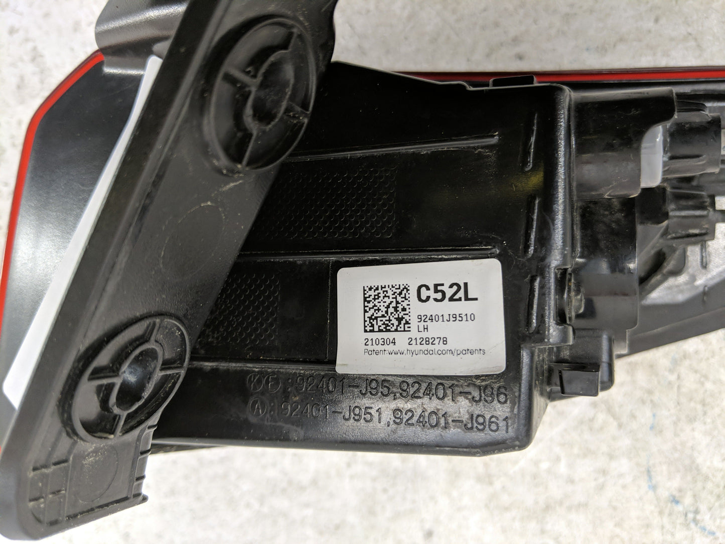 2022 Hyundai Kona Tail Light Assembly Driver Left OEM P/N:92401J9510 Fits OEM Used Auto Parts - Oemusedautoparts1.com