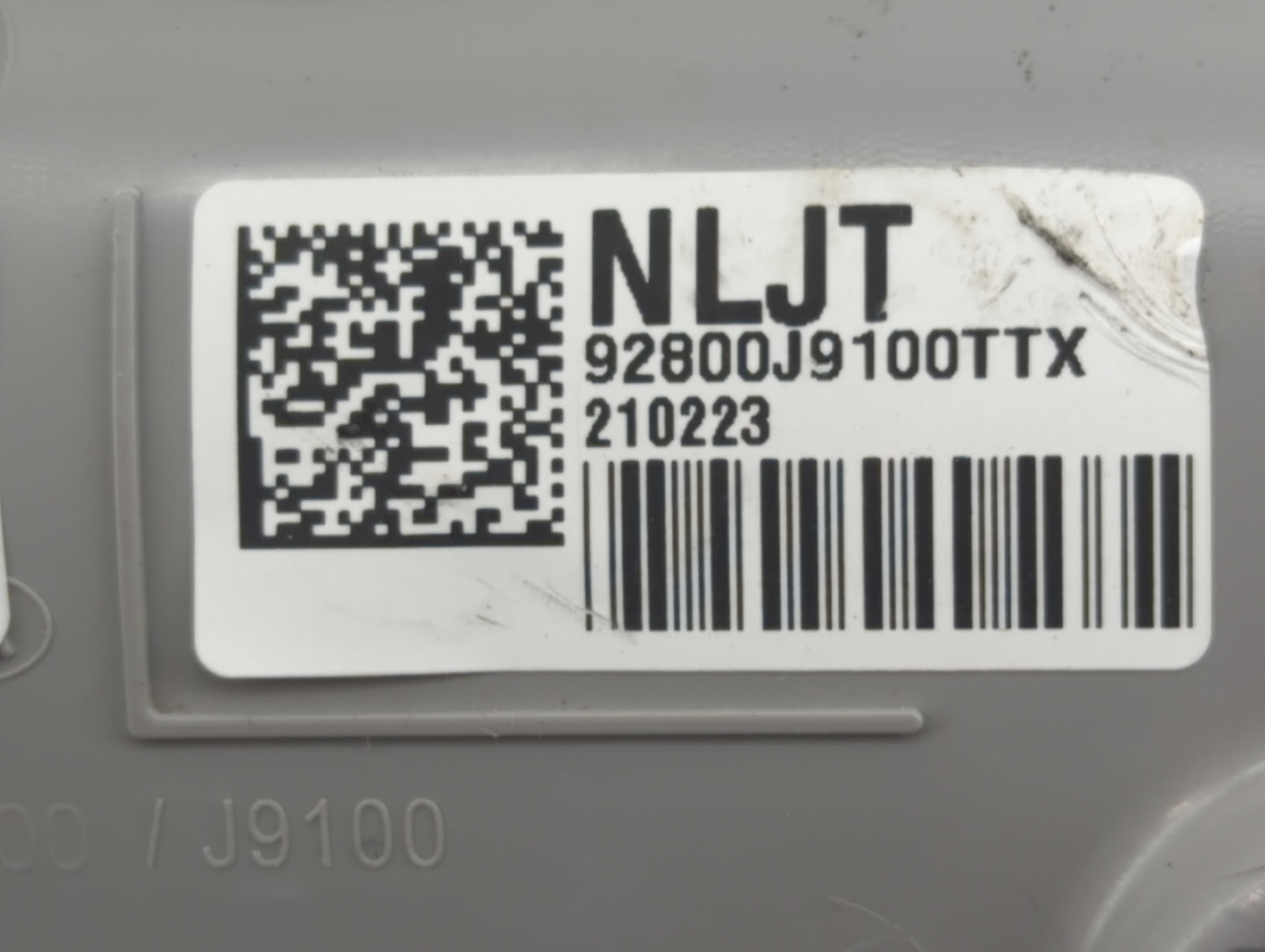 2018-2022 Hyundai Kona Overhead Roof Console 1321686 - Oemusedautoparts1.com