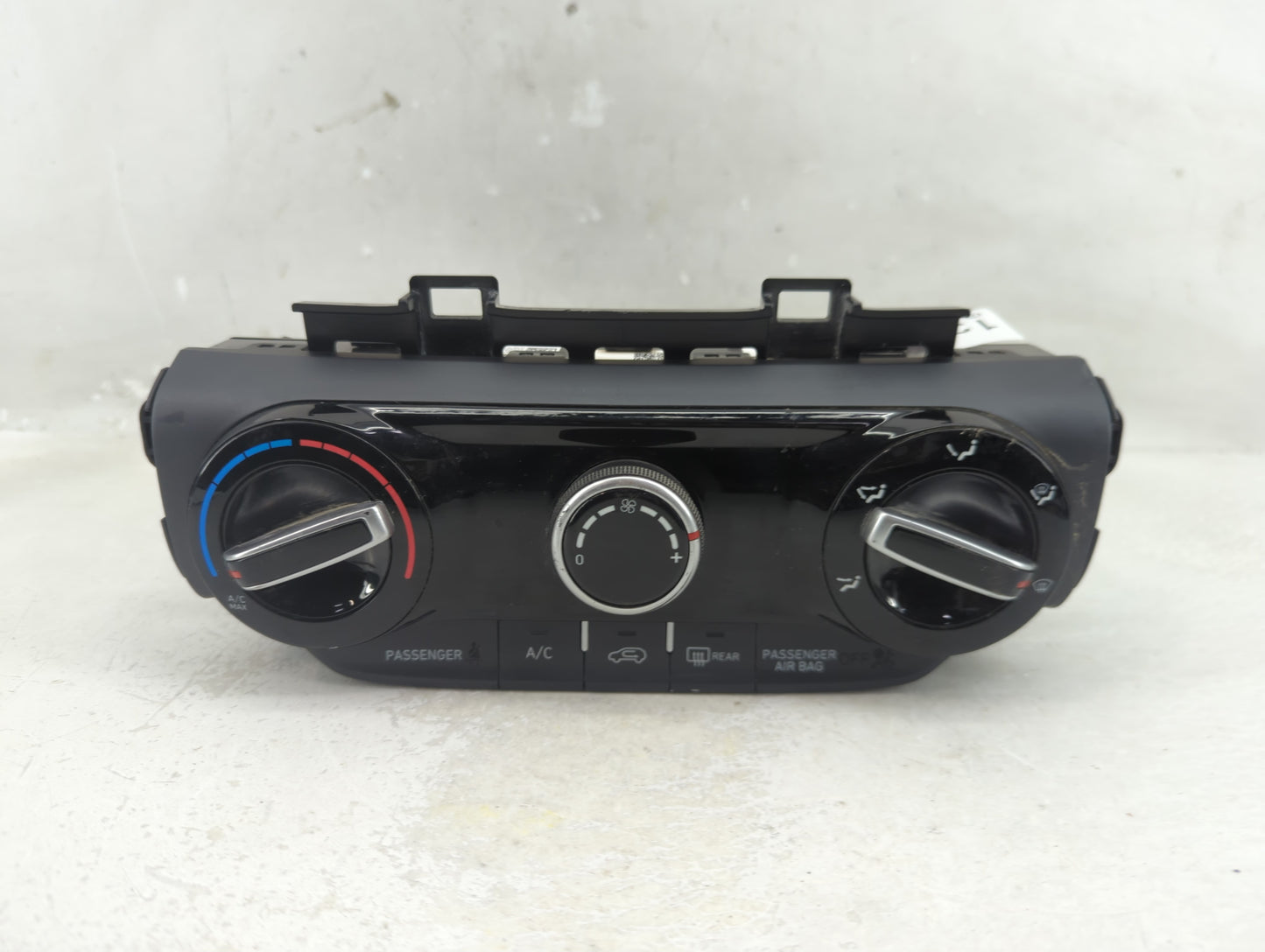2022 Hyundai Kona Climate Control Module Temperature AC/Heater Replacement P/N:C20038-6860 97250-J9AF0 Fits OEM Used Auto Pa
