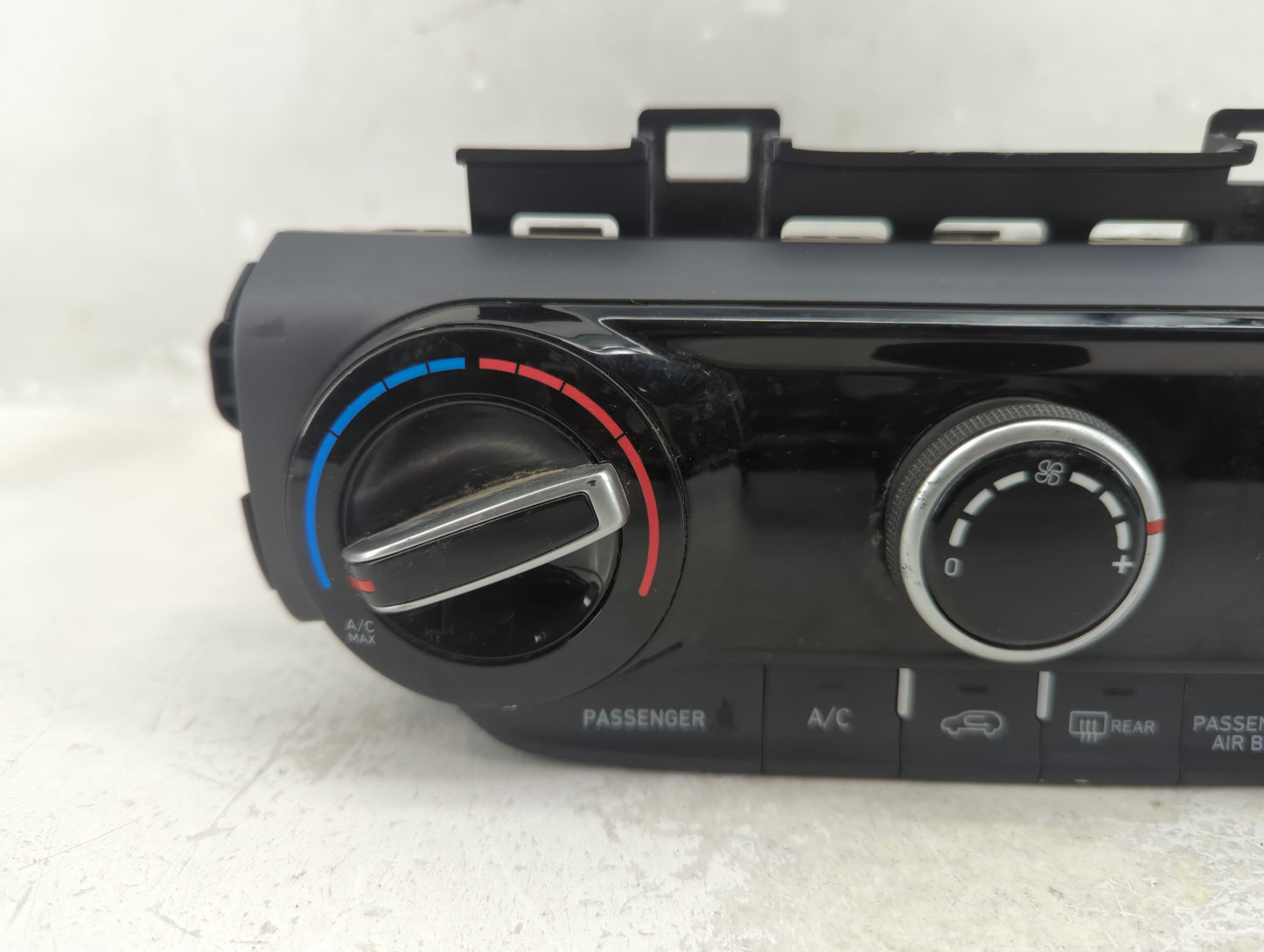 2022 Hyundai Kona Climate Control Module Temperature AC/Heater Replacement P/N:C20038-6860 97250-J9AF0 Fits OEM Used Auto Pa