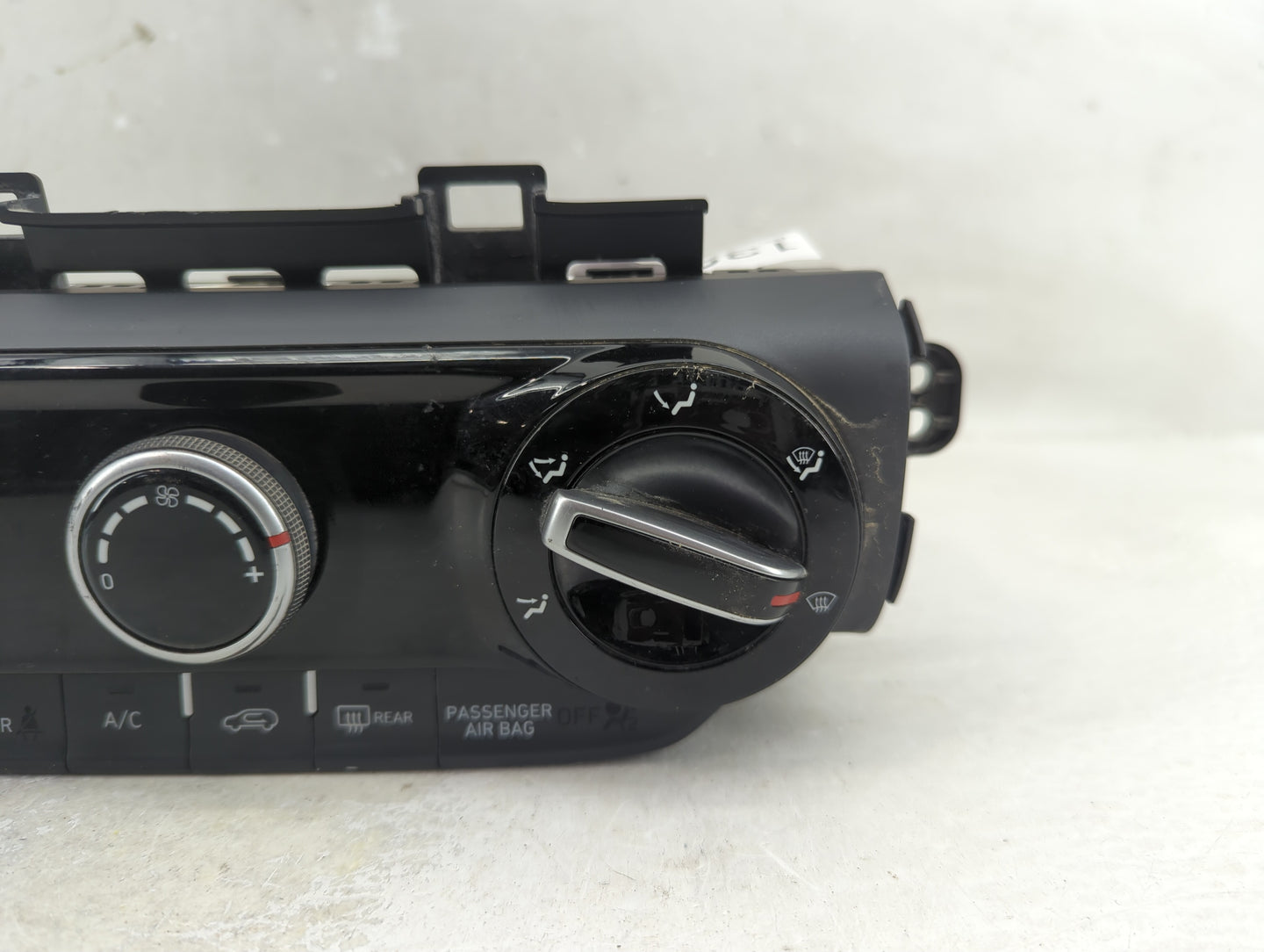 2022 Hyundai Kona Climate Control Module Temperature AC/Heater Replacement P/N:C20038-6860 97250-J9AF0 Fits OEM Used Auto Pa