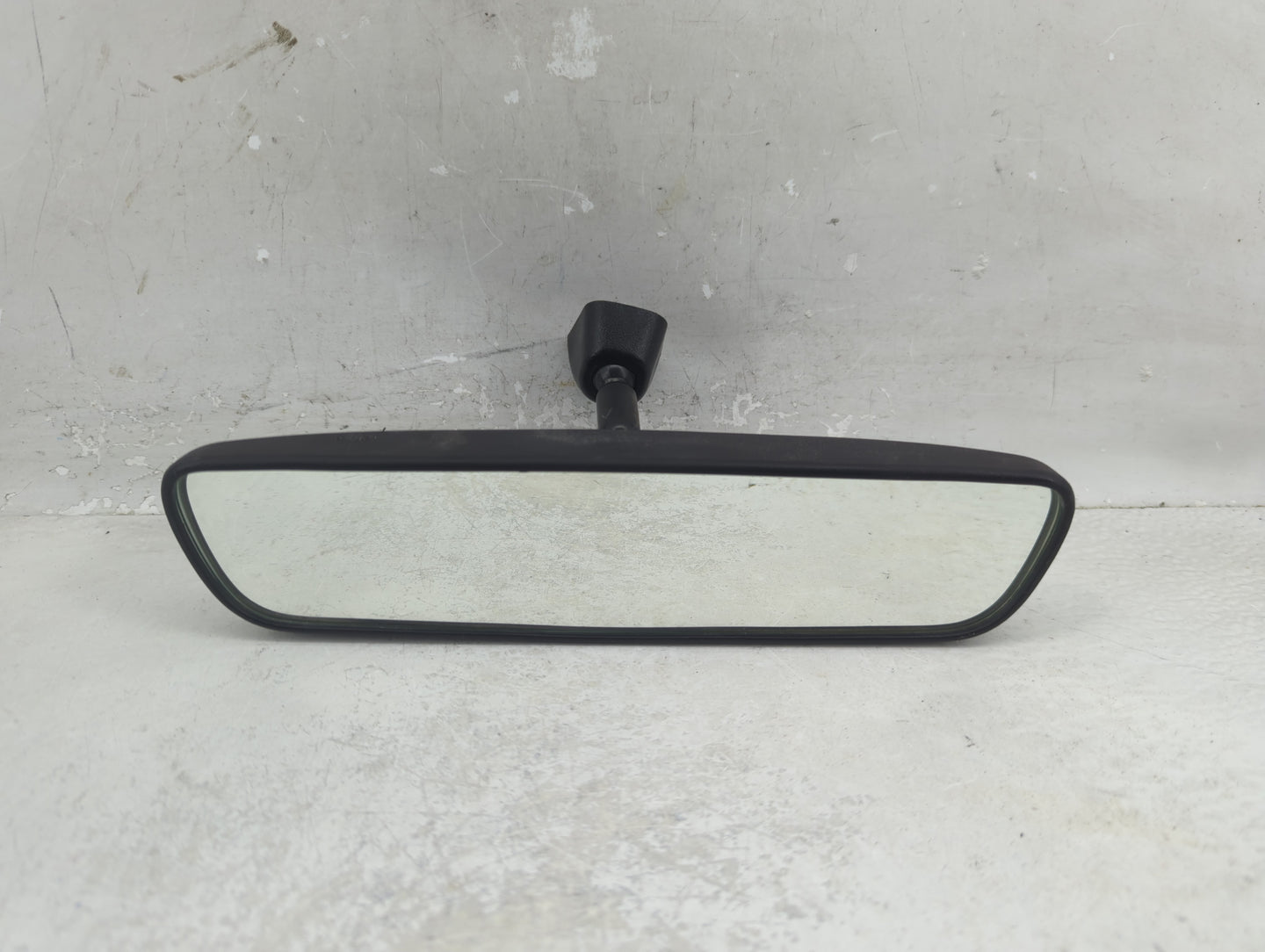 2018-2022 Hyundai Kona Interior Rear View Mirror Replacement OEM P/N:E13049896 Fits Fits 2018 2019 2020 2021 2022 OEM Used A