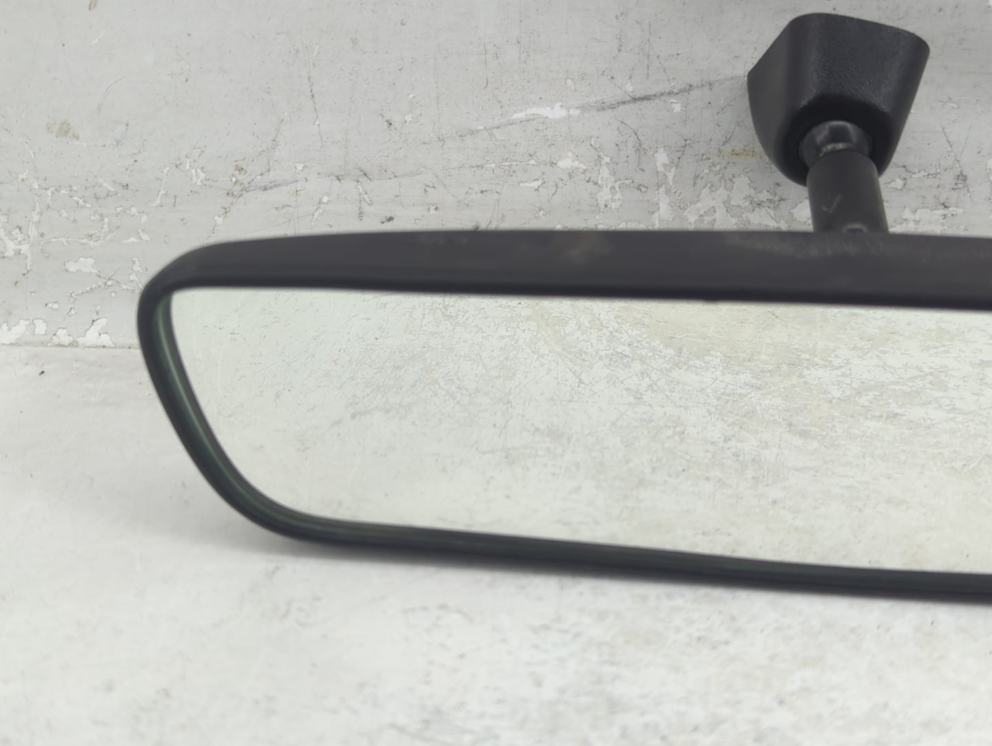2018-2022 Hyundai Kona Interior Rear View Mirror Replacement OEM P/N:E13049896 Fits Fits 2018 2019 2020 2021 2022 OEM Used A