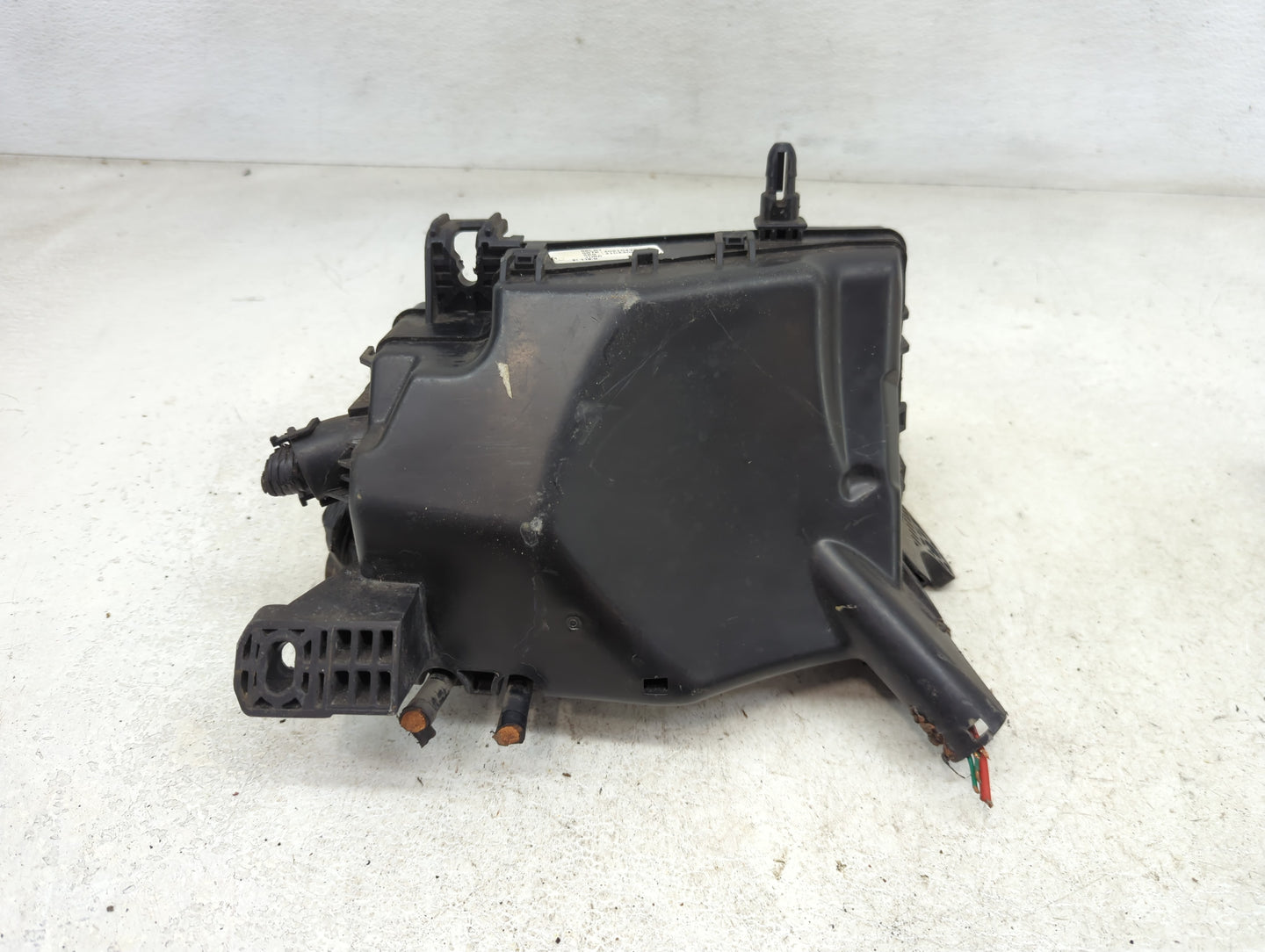 2022 Hyundai Kona Fusebox Fuse Box Panel Relay Module P/N:91956-J9220 Fits OEM Used Auto Parts - Oemusedautoparts1.com
