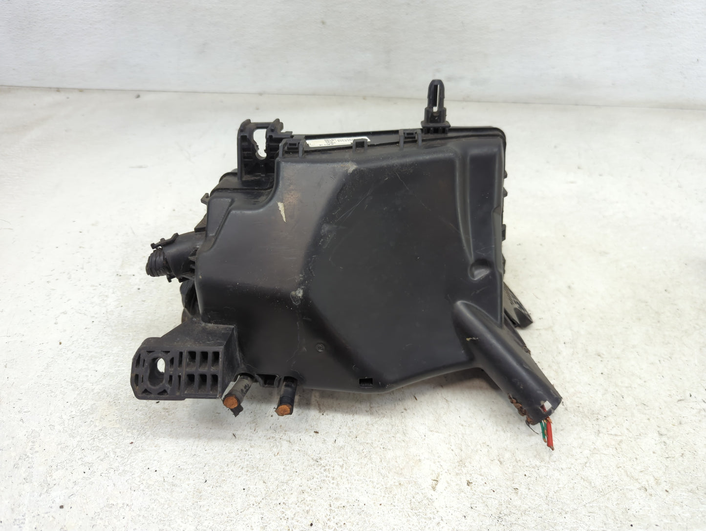 2022 Hyundai Kona Fusebox Fuse Box Panel Relay Module P/N:91956-J9220 Fits OEM Used Auto Parts - Oemusedautoparts1.com