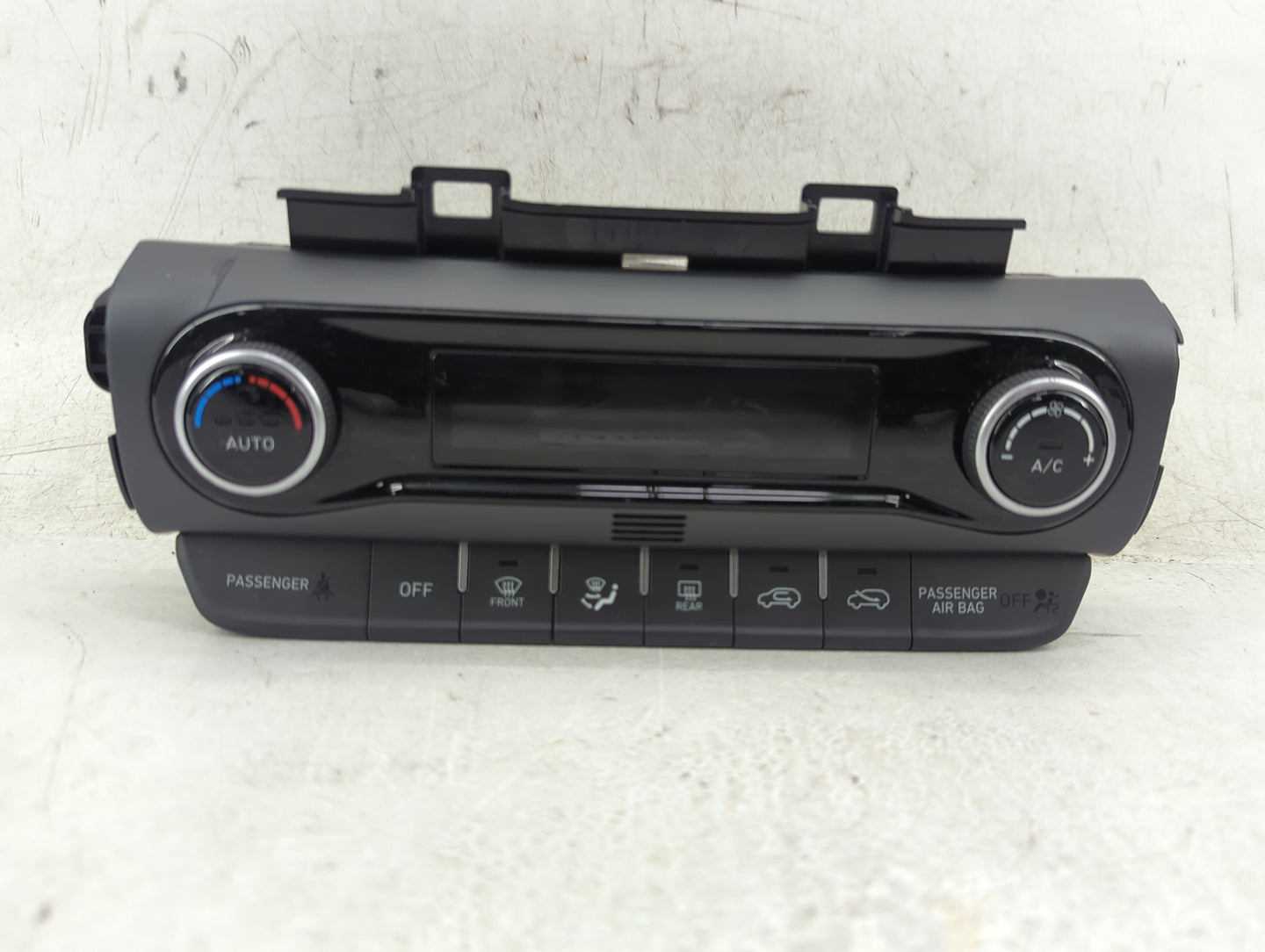 2022 Hyundai Kona Climate Control Module Temperature AC/Heater Replacement P/N:97250-J9DT0 Fits OEM Used Auto Parts - Oemuse