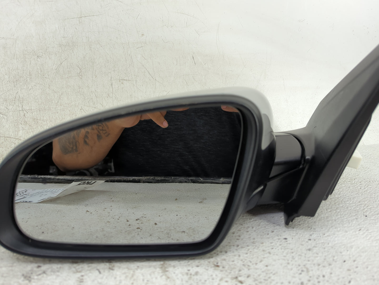 2022 Hyundai Kona Driver Side View Mirror - Left Door Mirror OEM Used - Oemusedautoparts1.com