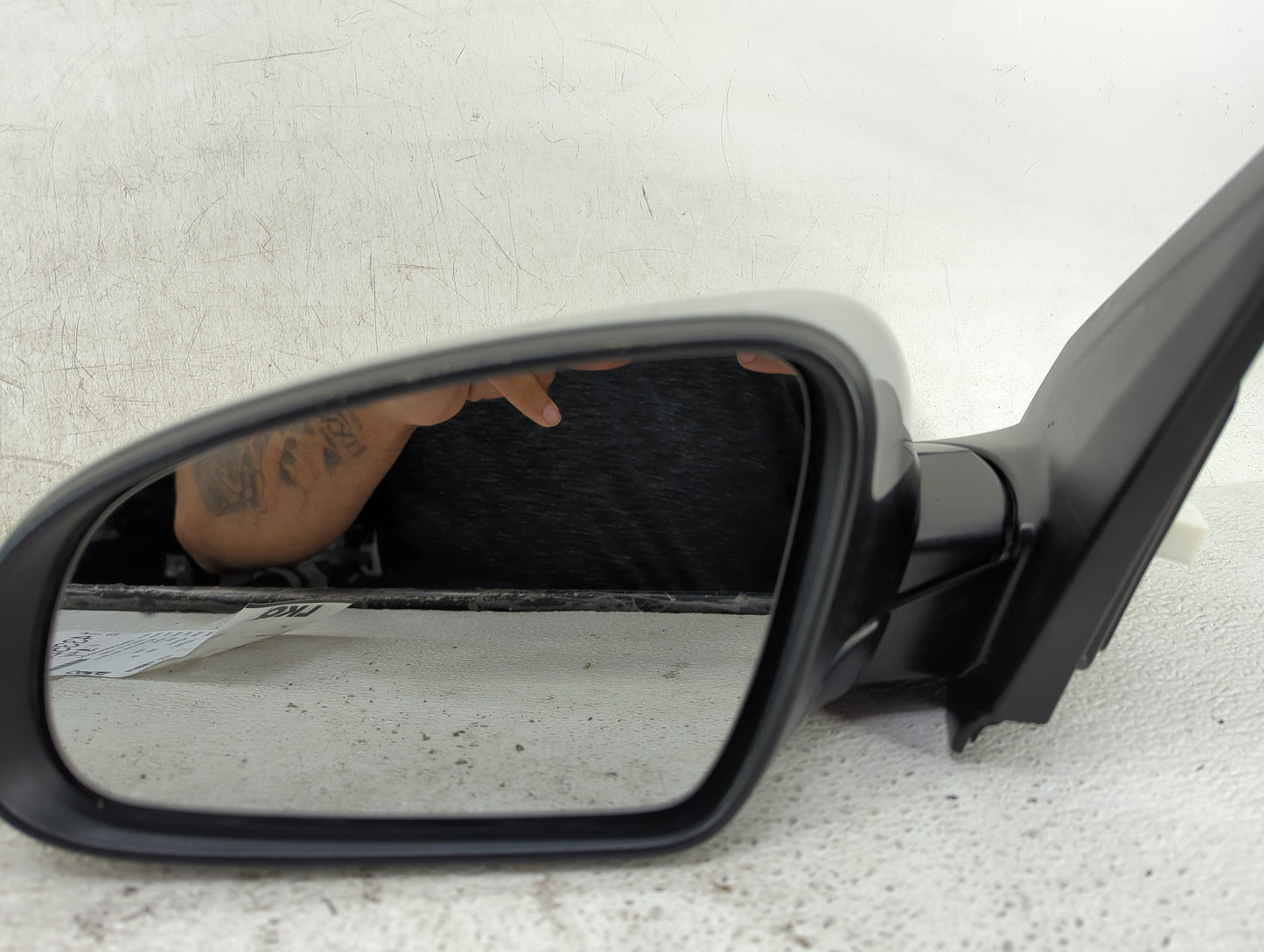 2022 Hyundai Kona Driver Side View Mirror - Left Door Mirror OEM Used - Oemusedautoparts1.com