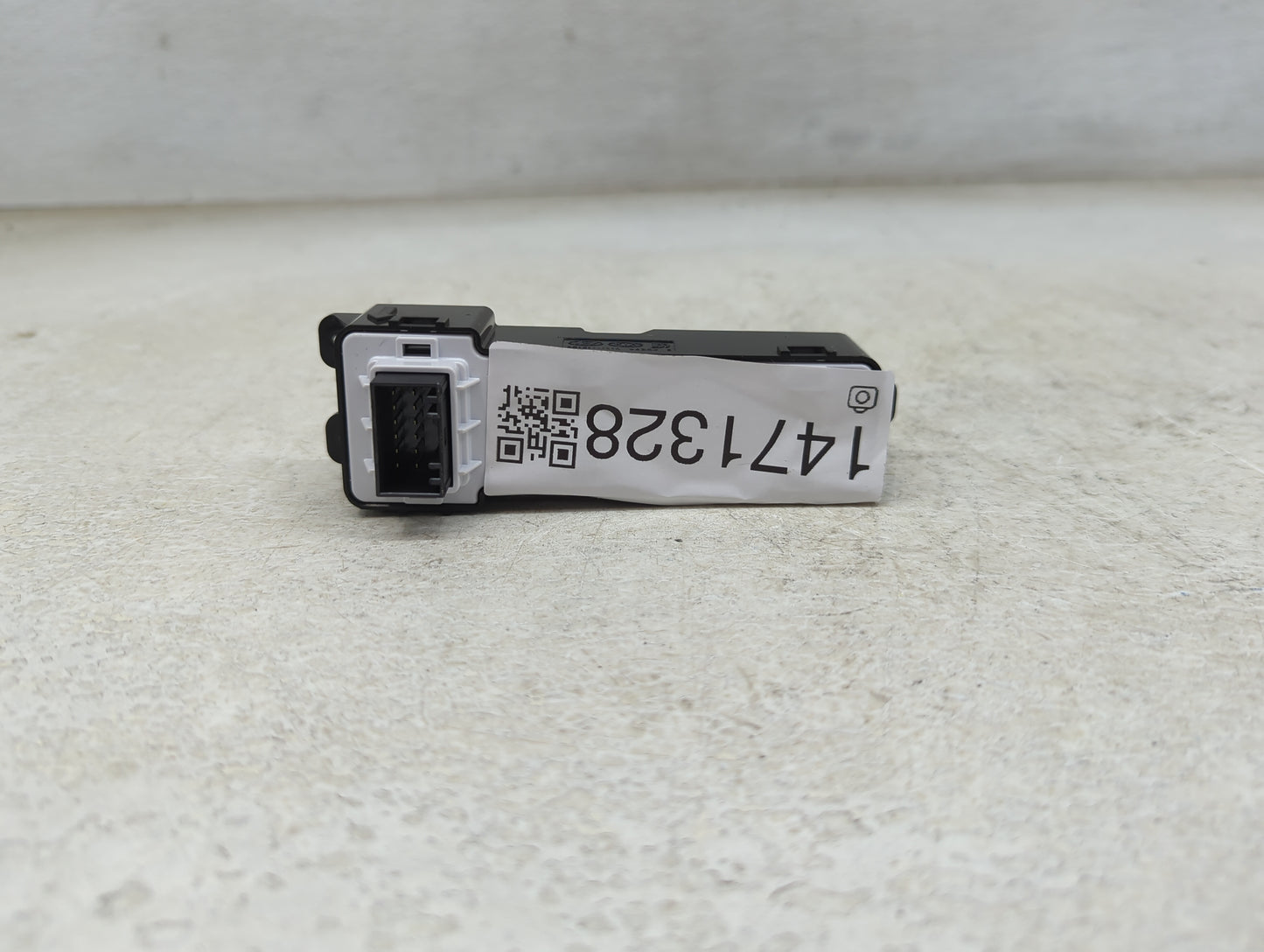 2022 Hyundai Kona Passenger Right Power Window Switch 3c1511-1310 - Oemusedautoparts1.com
