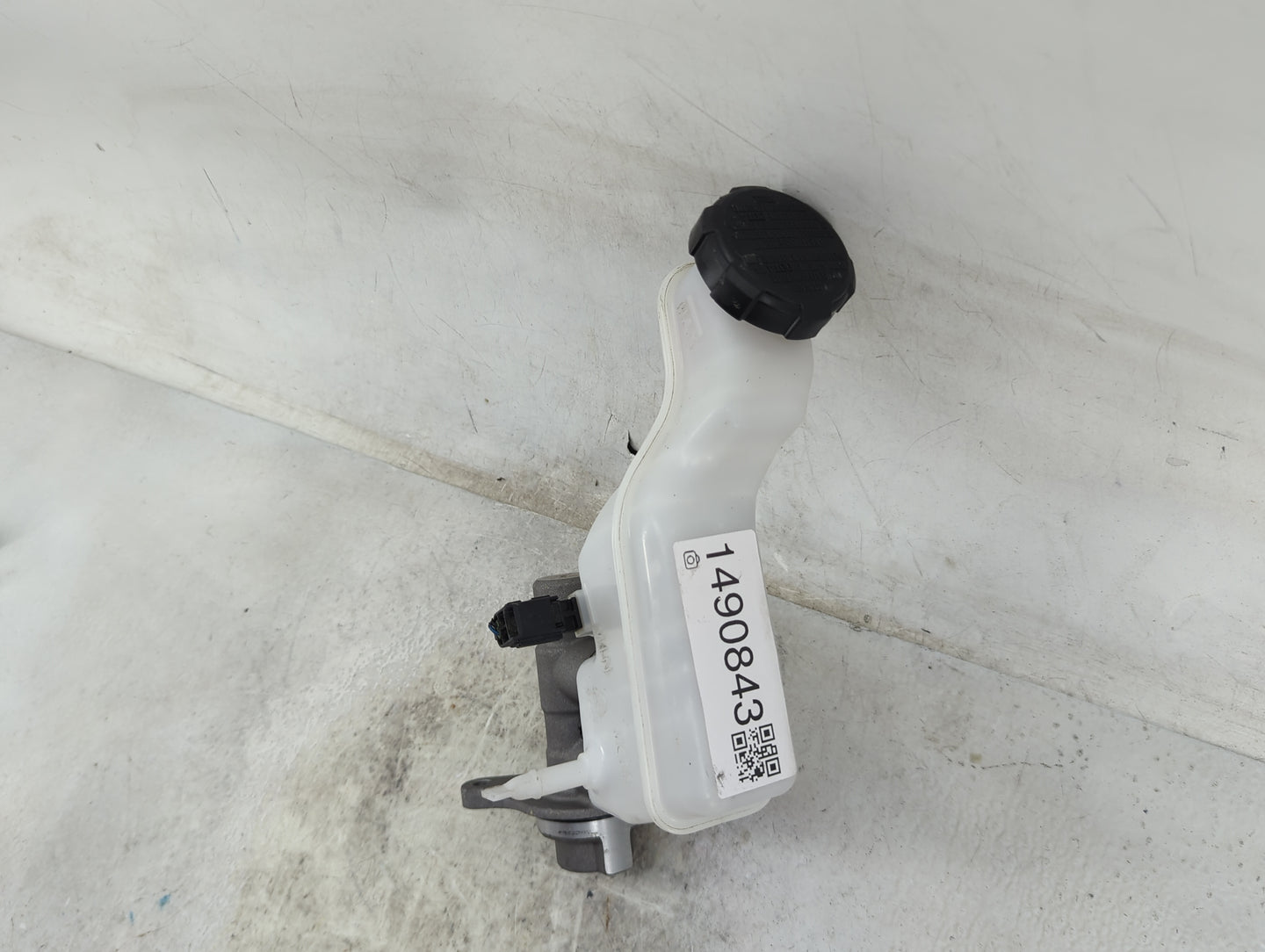 2022-2022 Hyundai Kona Brake Master Cylinder - Oemusedautoparts1.com
