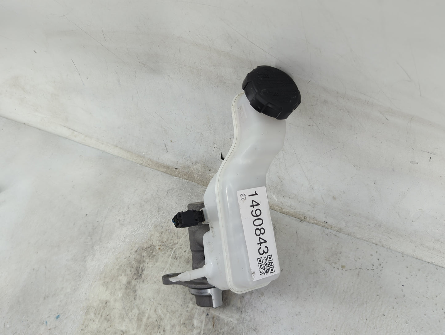 2022-2022 Hyundai Kona Brake Master Cylinder - Oemusedautoparts1.com
