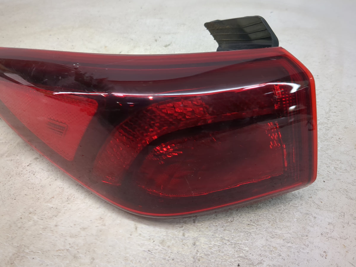 2022-2022 Hyundai Kona Driver Left Side Deck Lid Mounted Tail Light - Oemusedautoparts1.com