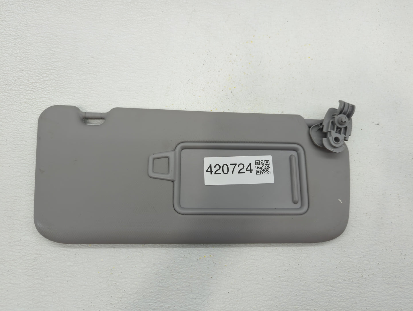 2022 Hyundai Kona Sun Visor Shade Replacement Passenger Right Mirror Fits OEM Used Auto Parts - Oemusedautoparts1.com