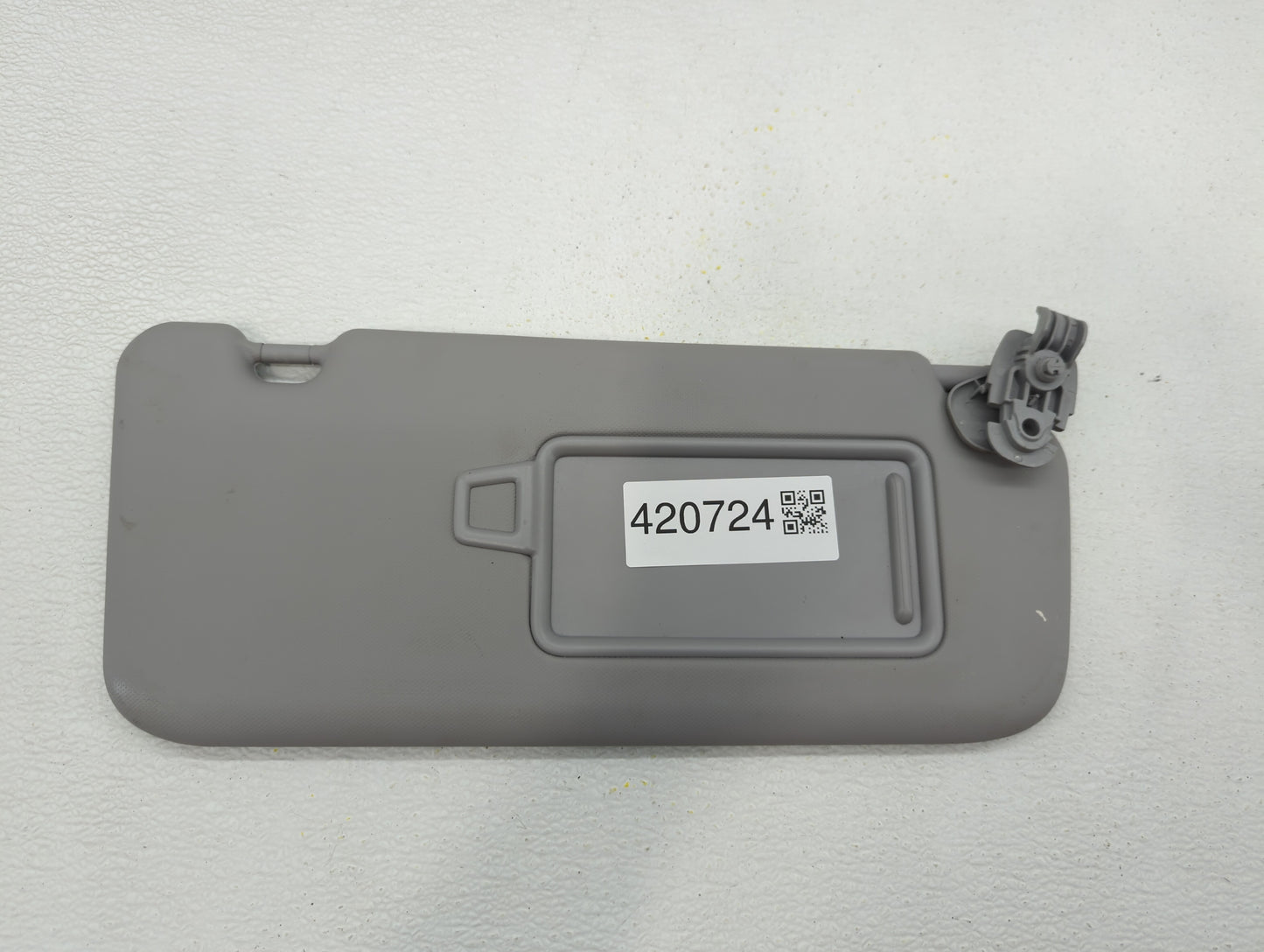 2022 Hyundai Kona Sun Visor Shade Replacement Passenger Right Mirror Fits OEM Used Auto Parts - Oemusedautoparts1.com