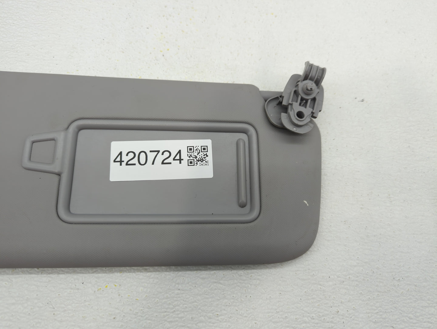 2022 Hyundai Kona Sun Visor Shade Replacement Passenger Right Mirror Fits OEM Used Auto Parts - Oemusedautoparts1.com