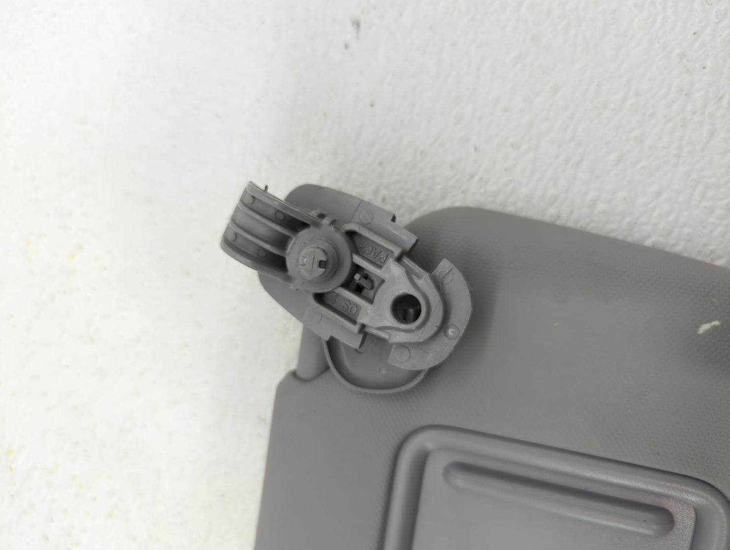 2022 Hyundai Kona Sun Visor Shade Replacement Passenger Right Mirror Fits OEM Used Auto Parts - Oemusedautoparts1.com