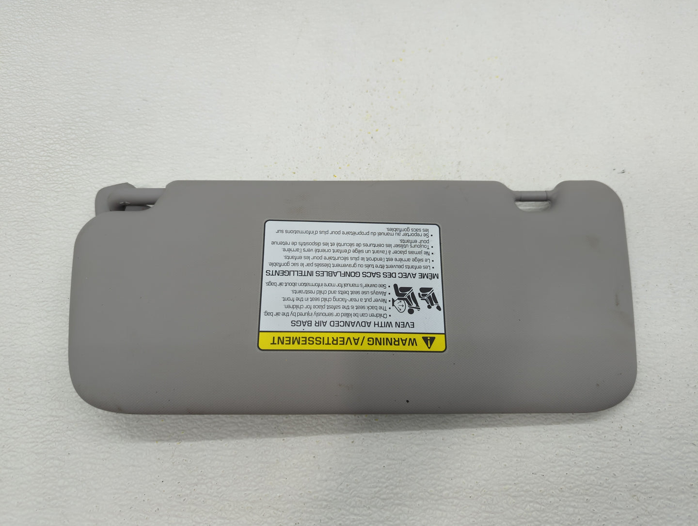 2022 Hyundai Kona Sun Visor Shade Replacement Passenger Right Mirror Fits OEM Used Auto Parts - Oemusedautoparts1.com