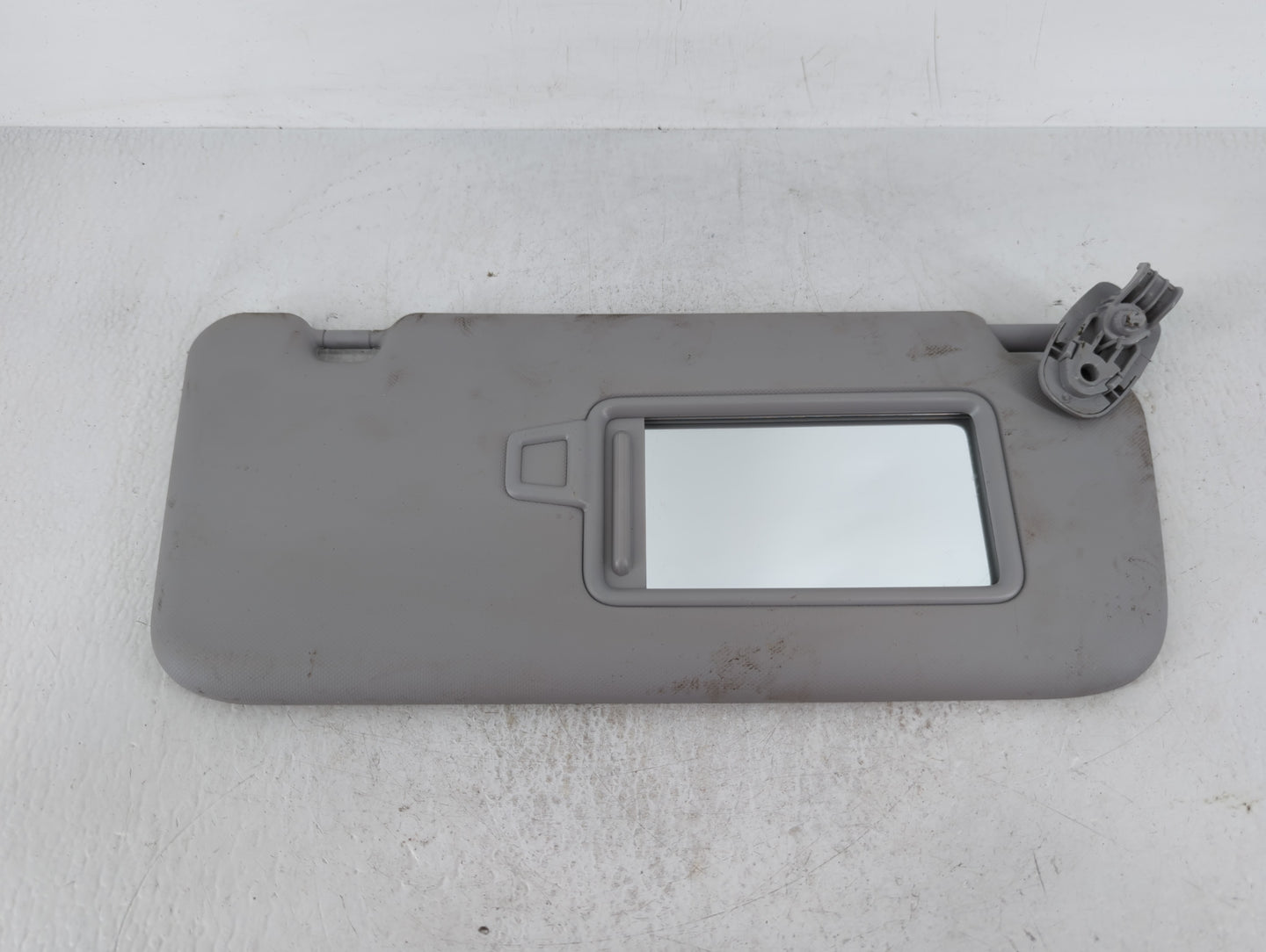 2022 Hyundai Kona Sun Visor Shade Replacement Passenger Right Mirror Fits OEM Used Auto Parts - Oemusedautoparts1.com