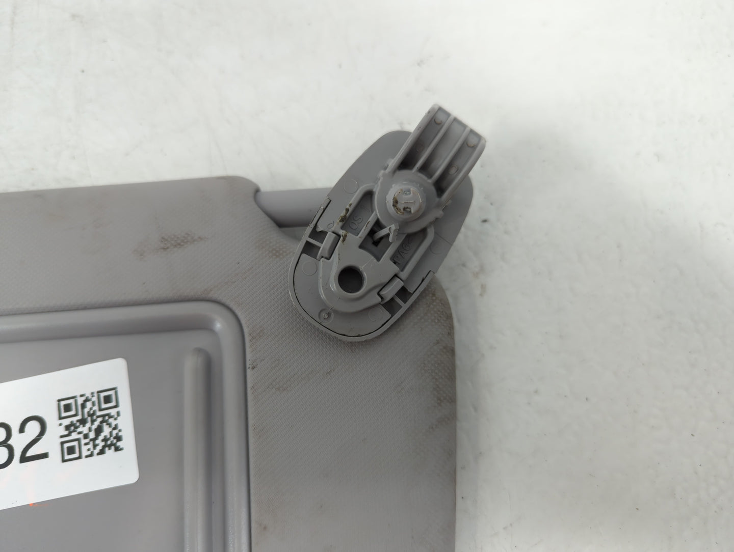 2022 Hyundai Kona Sun Visor Shade Replacement Passenger Right Mirror Fits OEM Used Auto Parts - Oemusedautoparts1.com