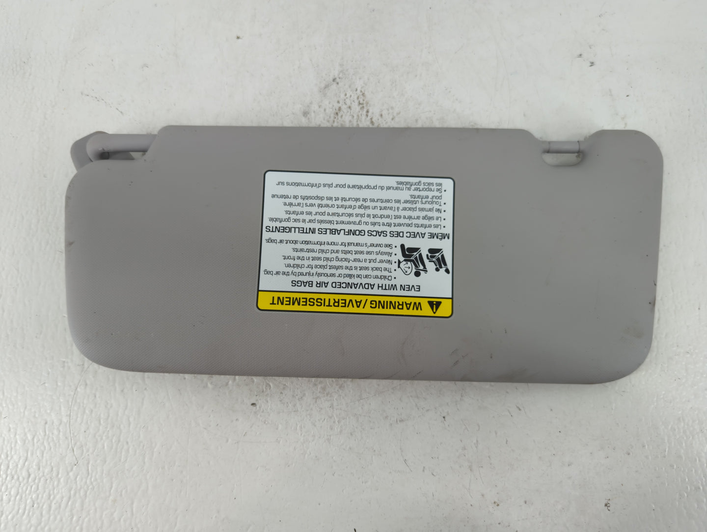 2022 Hyundai Kona Sun Visor Shade Replacement Passenger Right Mirror Fits OEM Used Auto Parts - Oemusedautoparts1.com