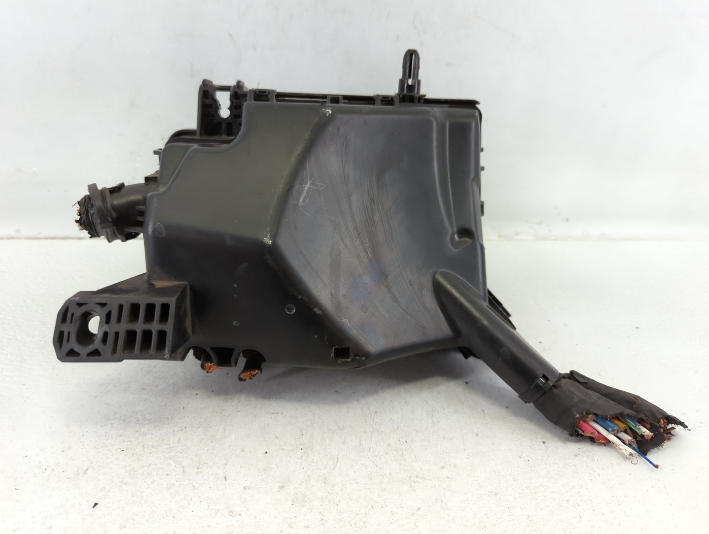 2022 Hyundai Kona Fusebox Fuse Box Panel Relay Module P/N:91701-J9430 Fits OEM Used Auto Parts - Oemusedautoparts1.com
