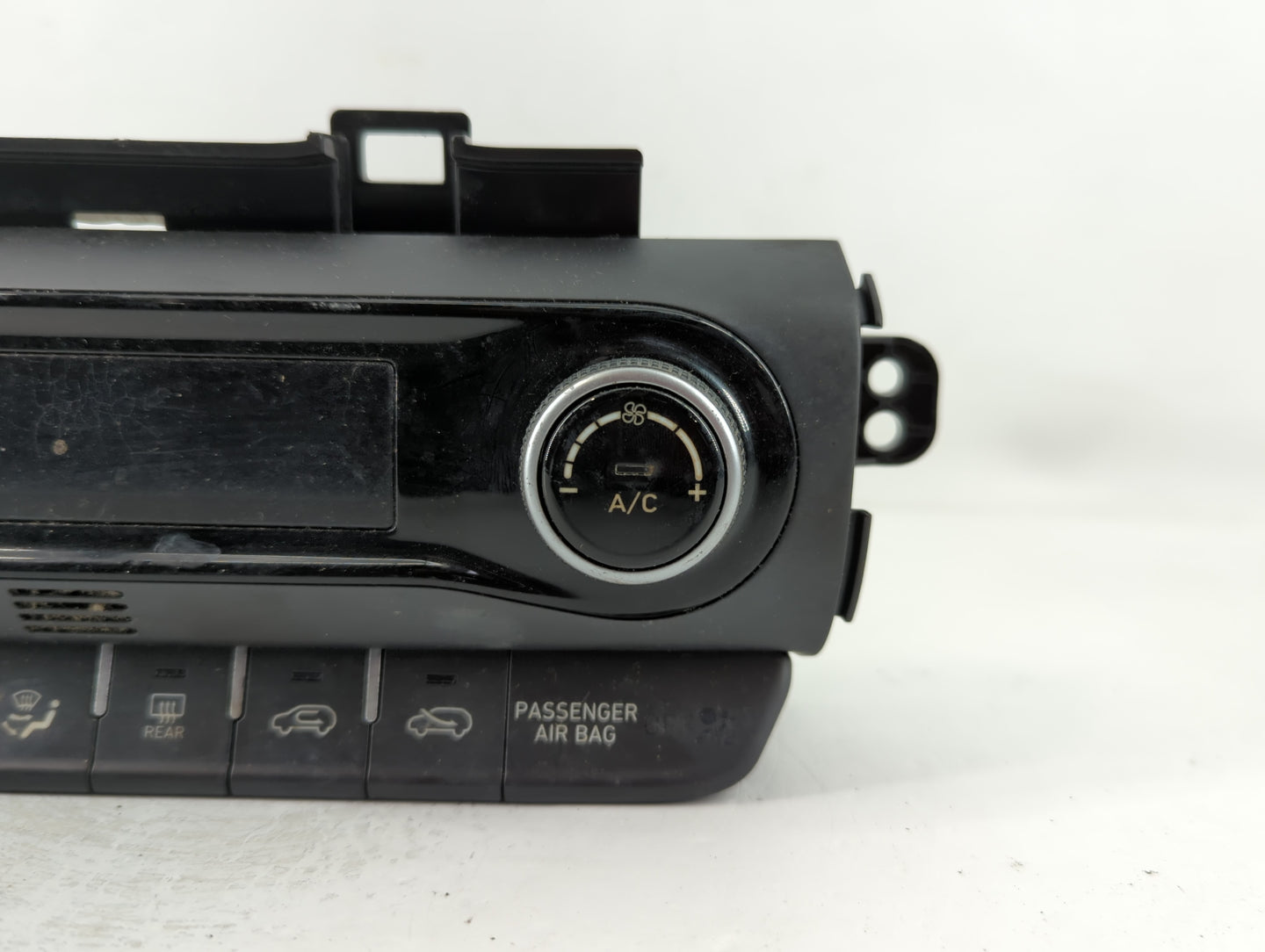 2022 Hyundai Kona Climate Control Module Temperature AC/Heater Replacement P/N:C20038-8450 97250-J9DT0 Fits OEM Used Auto Pa