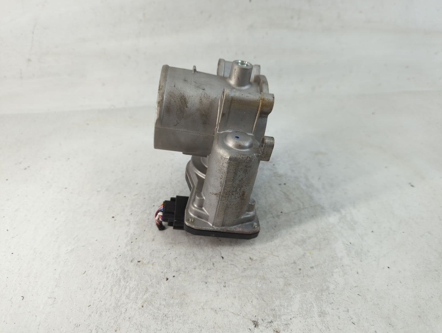 2022 Hyundai Kona Throttle Body P/N:35100-2J410 Fits Fits 2020 2021 2023 OEM Used Auto Parts - Oemusedautoparts1.com