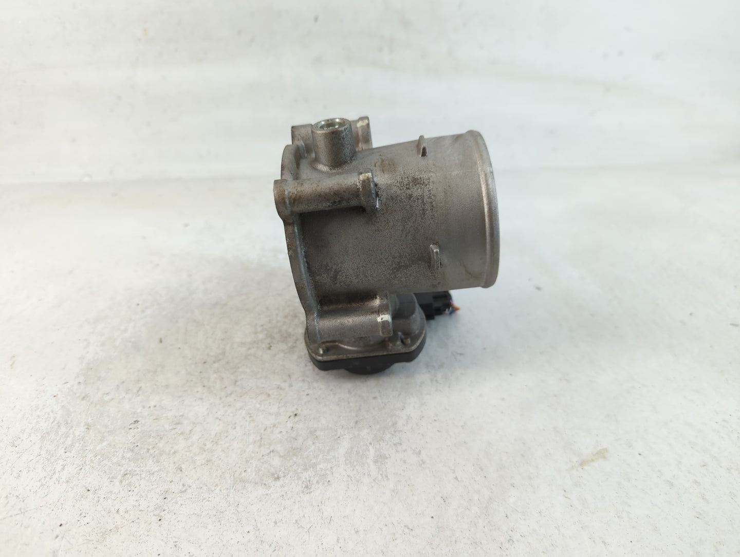 2022 Hyundai Kona Throttle Body P/N:35100-2J410 Fits Fits 2021 OEM Used Auto Parts - Oemusedautoparts1.com
