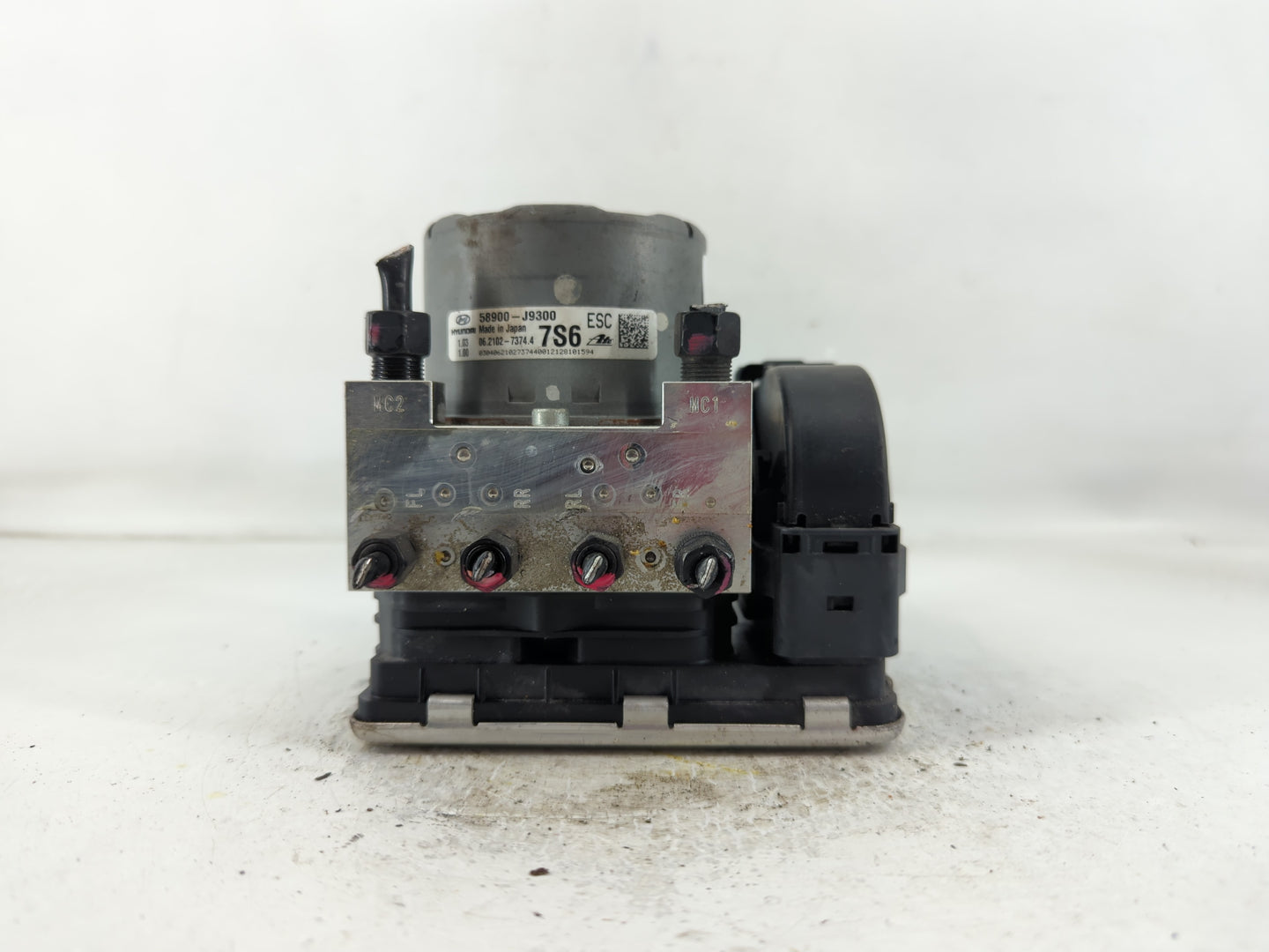 2022 Hyundai Kona ABS Pump Control Module Replacement P/N:58900-J9300 Fits OEM Used Auto Parts - Oemusedautoparts1.com