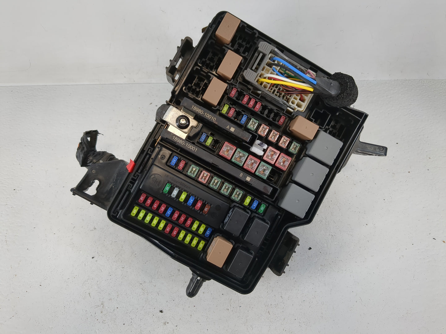 2020-2022 Hyundai Palisade Fusebox Fuse Box Panel Relay Module P/N:91956-S8021 Fits Fits 2020 2021 2022 OEM Used Auto Parts 