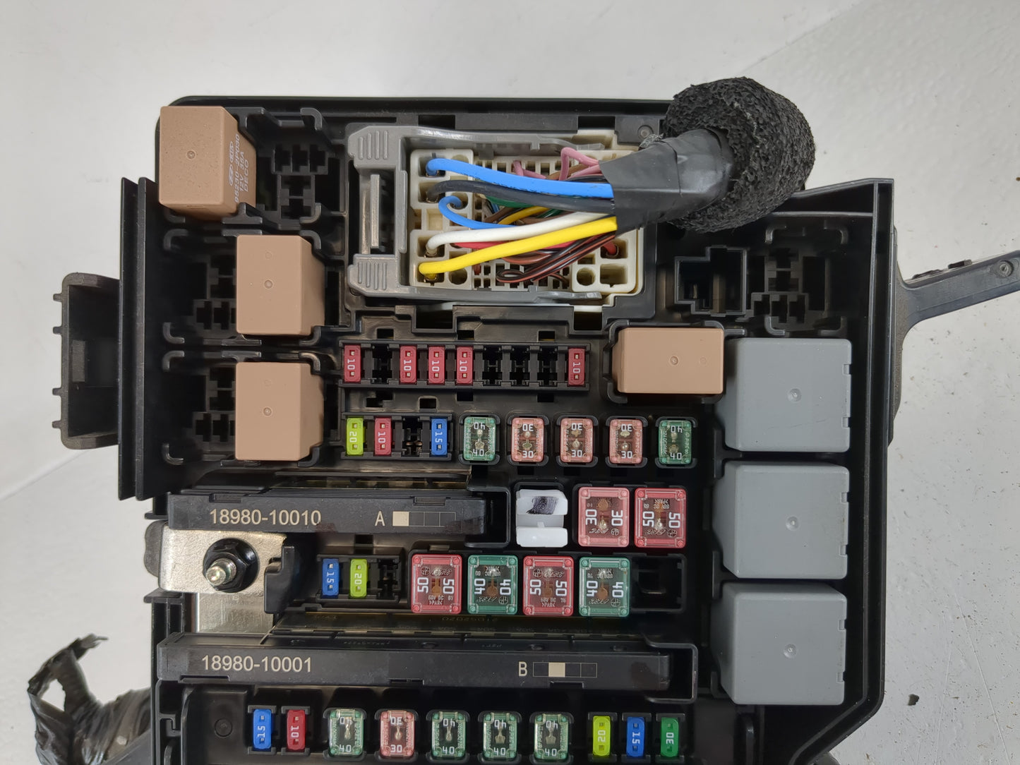 2020-2022 Hyundai Palisade Fusebox Fuse Box Panel Relay Module P/N:91956-S8021 Fits Fits 2020 2021 2022 OEM Used Auto Parts 