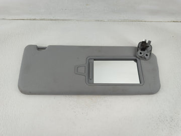2020-2022 Hyundai Palisade Sun Visor Shade Replacement Passenger Right Mirror Fits Fits 2020 2021 2022 OEM Used Auto Parts -