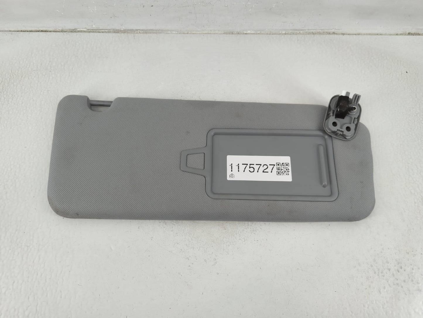 2020-2022 Hyundai Palisade Sun Visor Shade Replacement Passenger Right Mirror Fits Fits 2020 2021 2022 OEM Used Auto Parts -