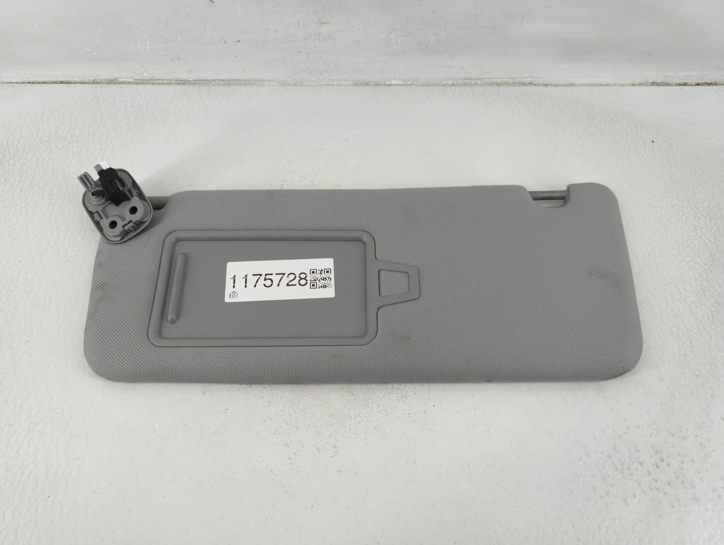 2020-2022 Hyundai Palisade Sun Visor Shade Replacement Driver Left Mirror Fits Fits 2020 2021 2022 OEM Used Auto Parts - Oem