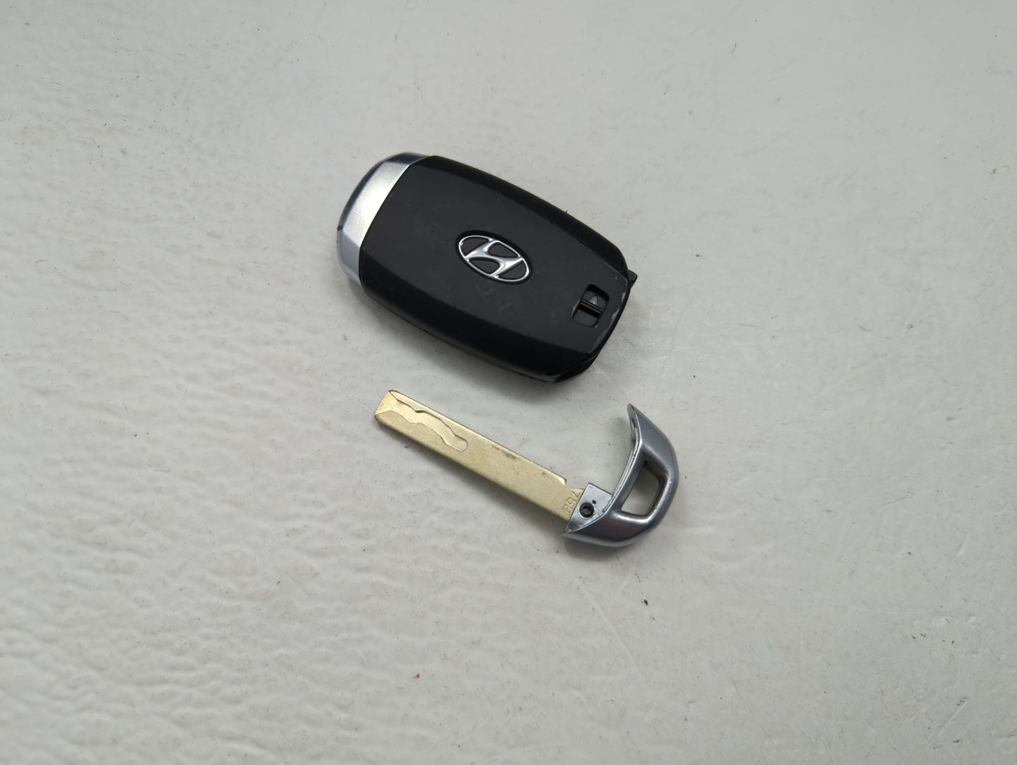 Hyundai Palisade Keyless Entry Remote Fob TQ8-FOB-4F32 95440-S8310 4 buttons - Oemusedautoparts1.com