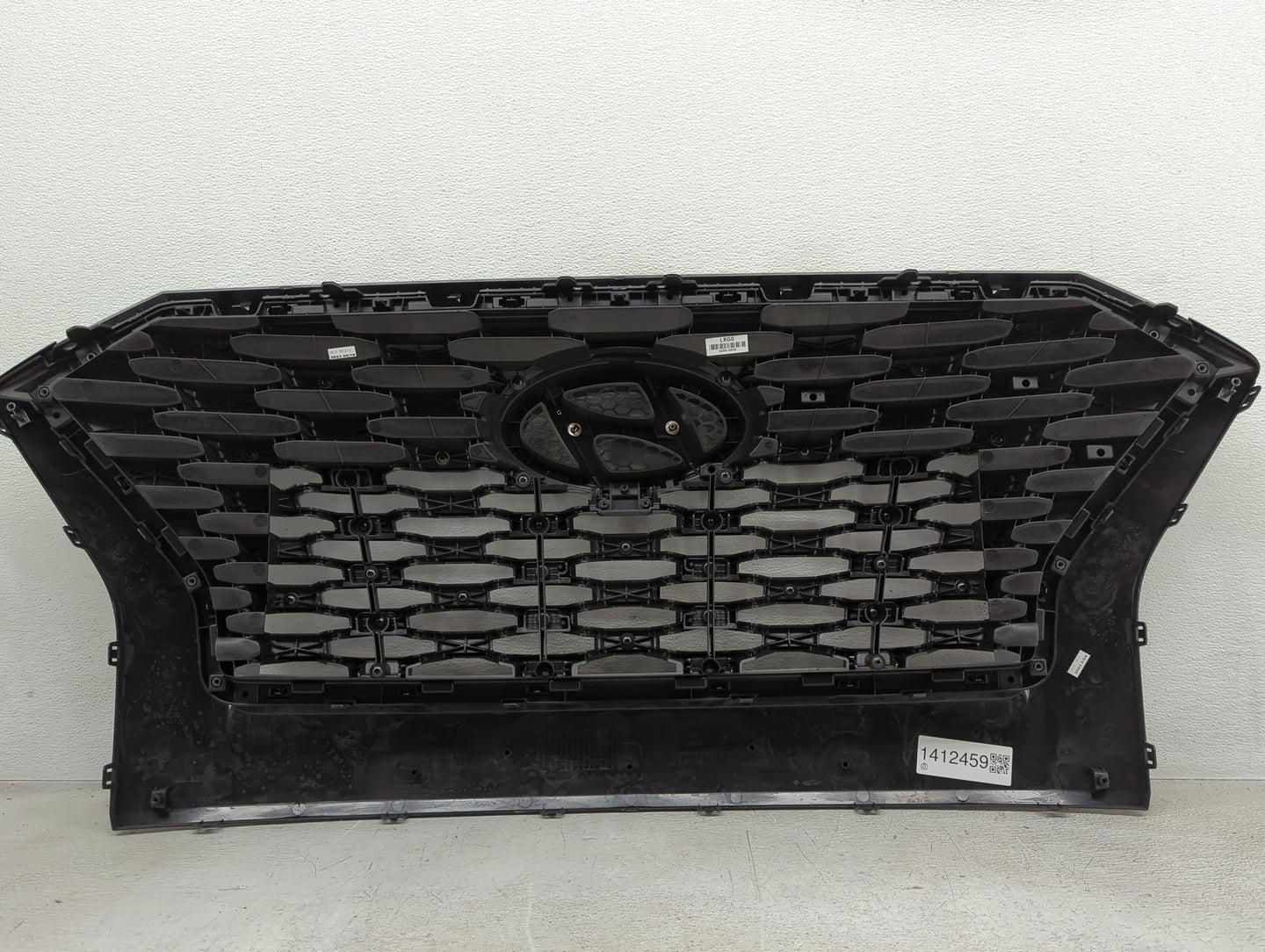 2020-2022 Hyundai Palisade Front Grille Bumper Not Included - Oemusedautoparts1.com