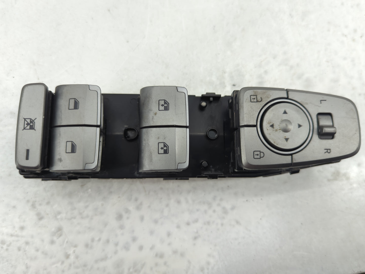 2022 Hyundai Palisade Master Power Window Switch Replacement Driver Side Left Fits OEM Used Auto Parts - Oemusedautoparts1.c