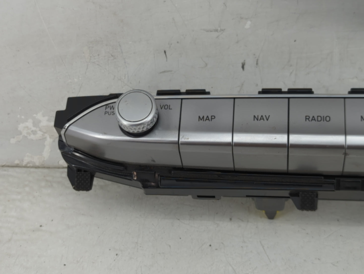 2020-2022 Hyundai Palisade Radio Control Panel 1468636 - Oemusedautoparts1.com