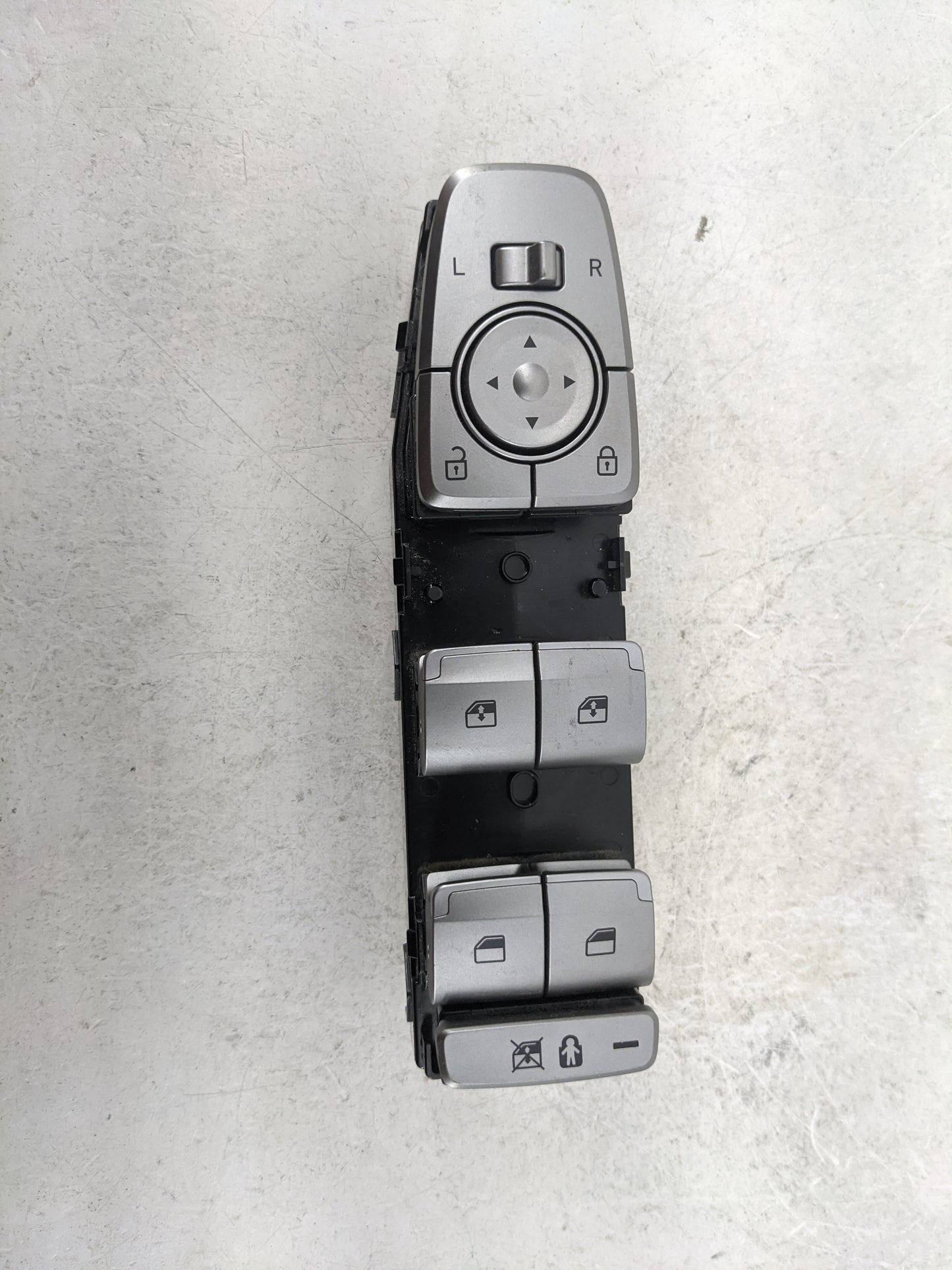 2022 Hyundai Palisade Master Power Window Switch Replacement Driver Side Left P/N:93570S8131SSU Fits OEM Used Auto Parts - O