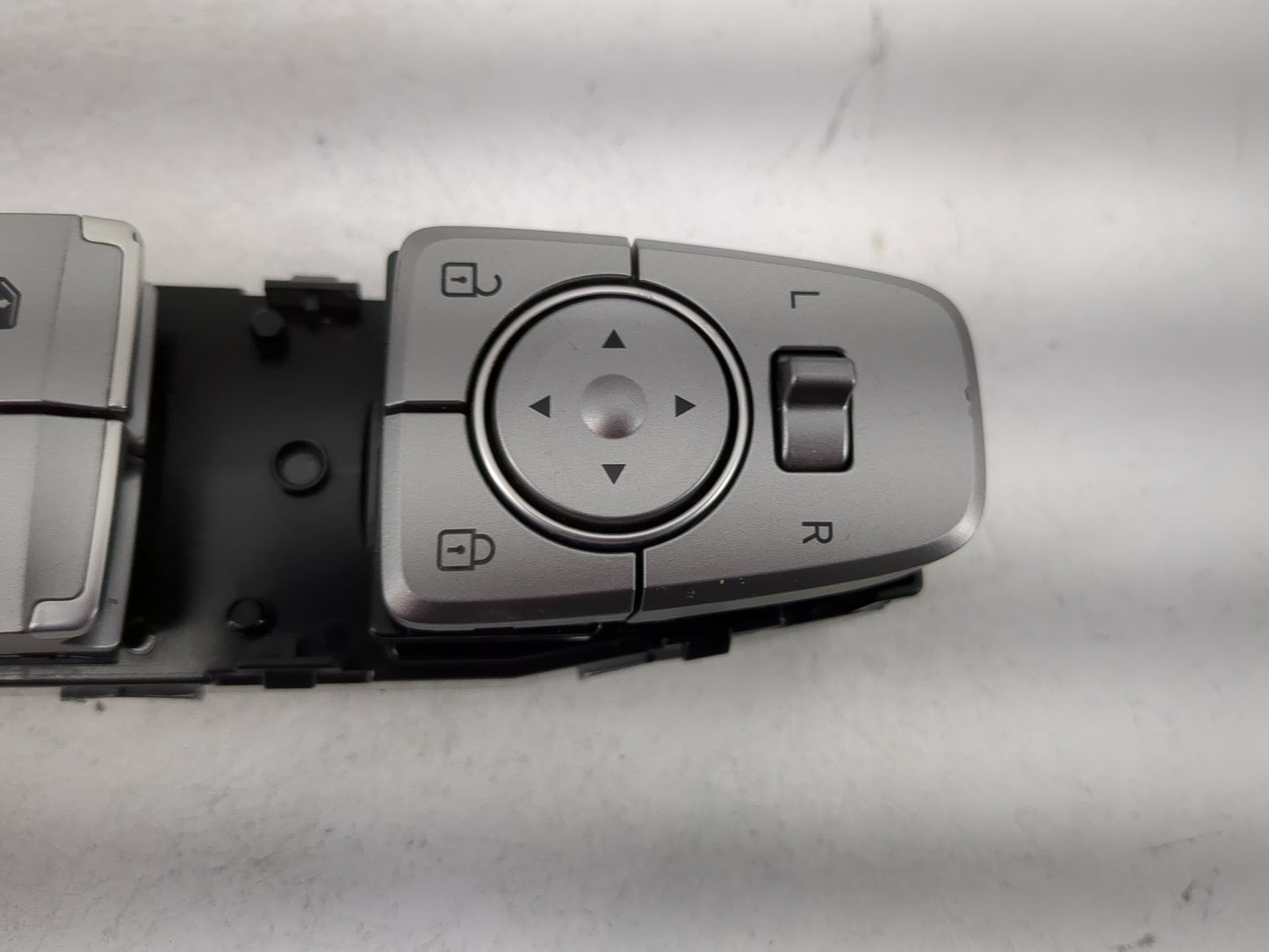 2022 Hyundai Palisade Master Power Window Switch Replacement Driver Side Left P/N:93570S8121XF6 Fits OEM Used Auto Parts - O
