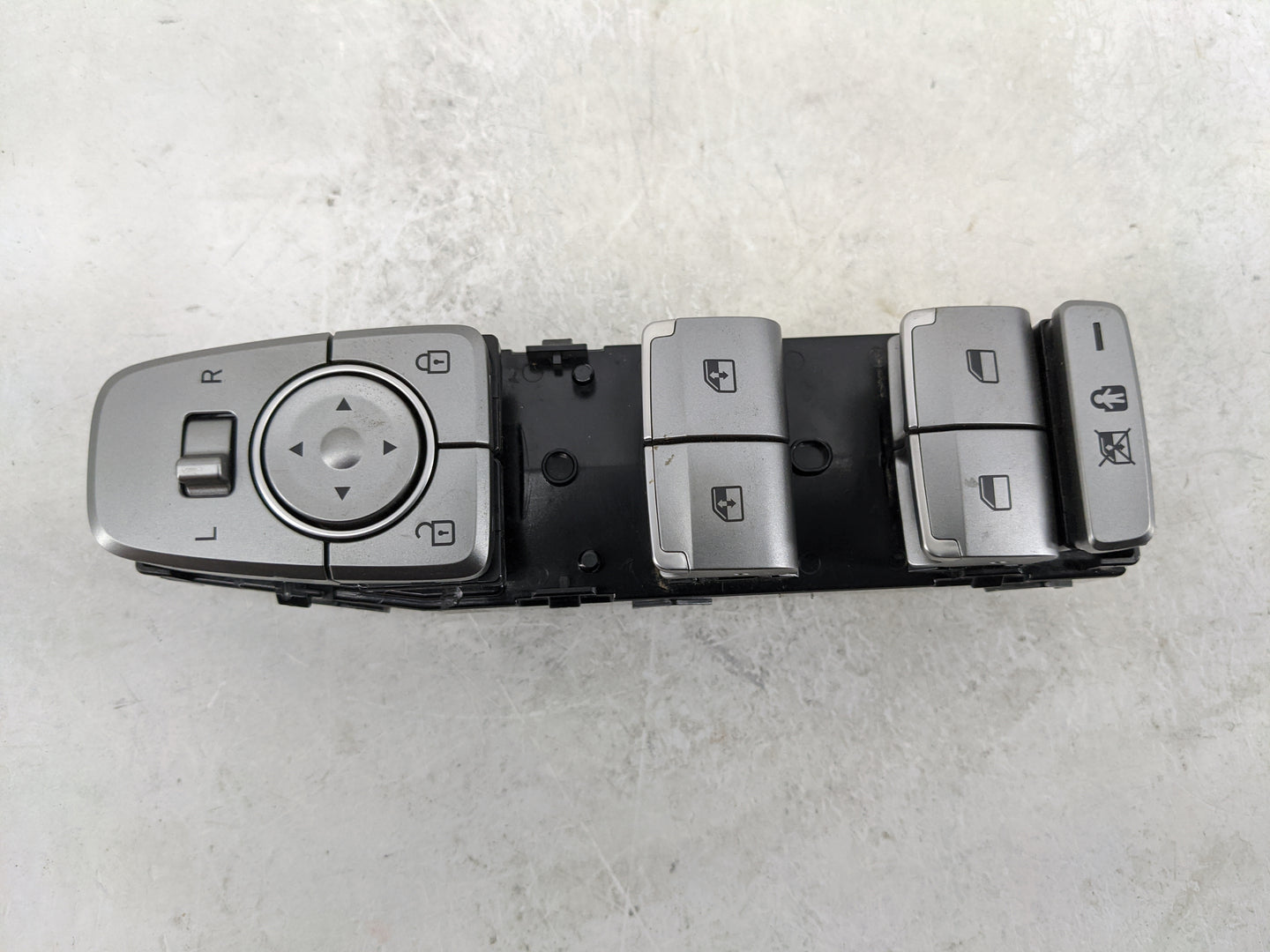 2022 Hyundai Palisade Master Power Window Switch Replacement Driver Side Left P/N:93570S8121XE6 Fits OEM Used Auto Parts - O