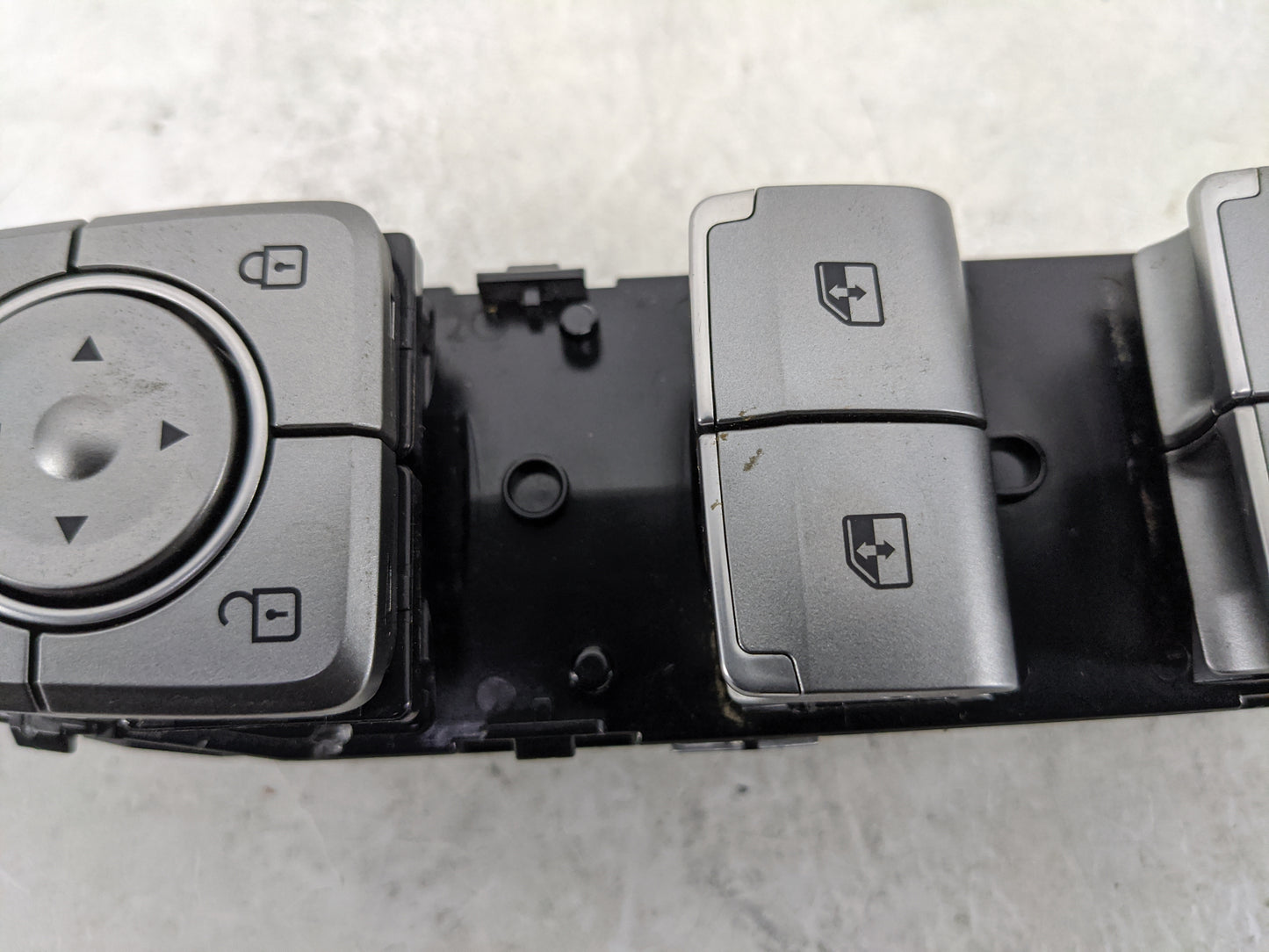 2022 Hyundai Palisade Master Power Window Switch Replacement Driver Side Left P/N:93570S8121XE6 Fits OEM Used Auto Parts - O