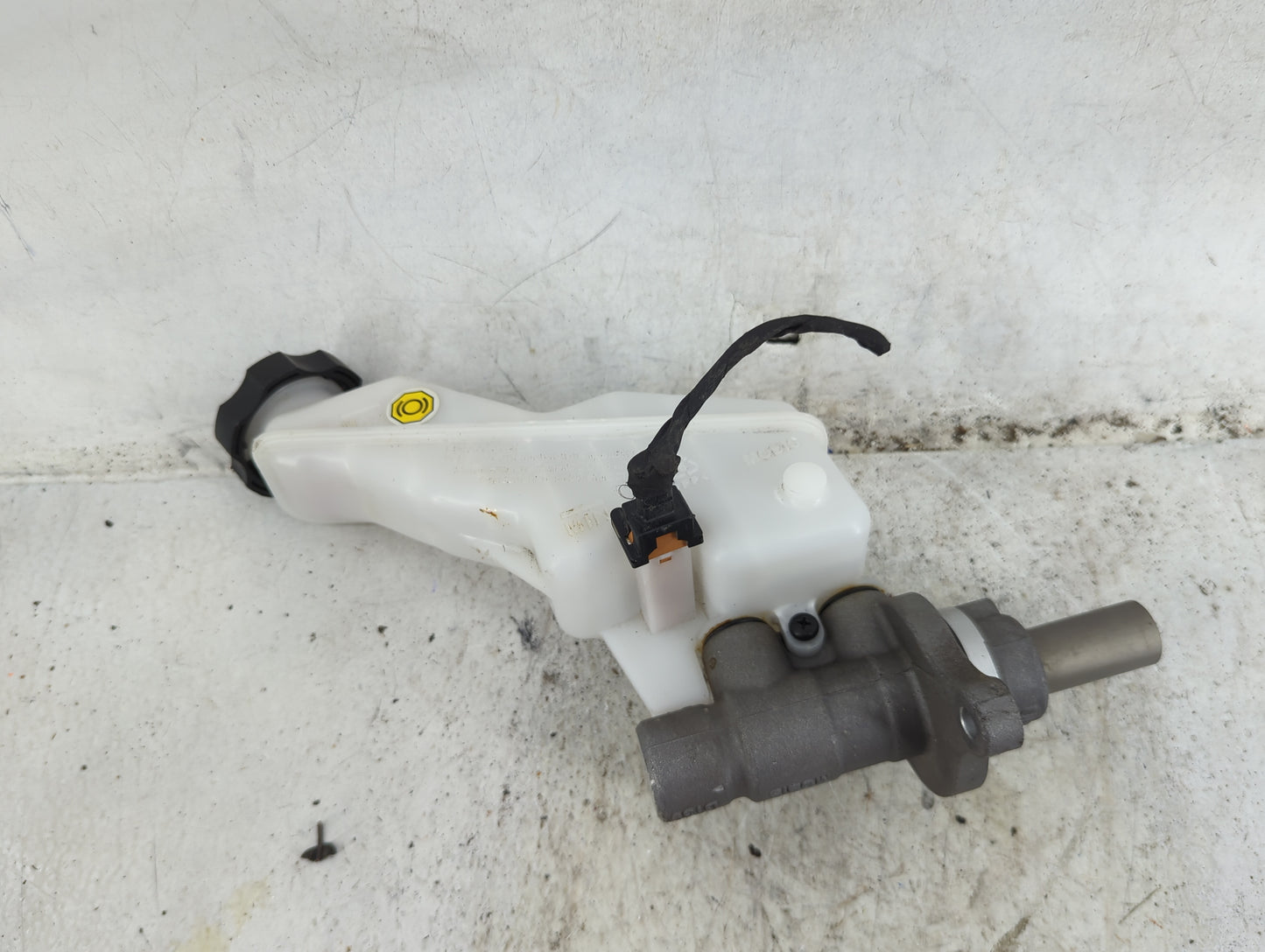 2020-2022 Hyundai Palisade Brake Master Cylinder 1490504 - Oemusedautoparts1.com